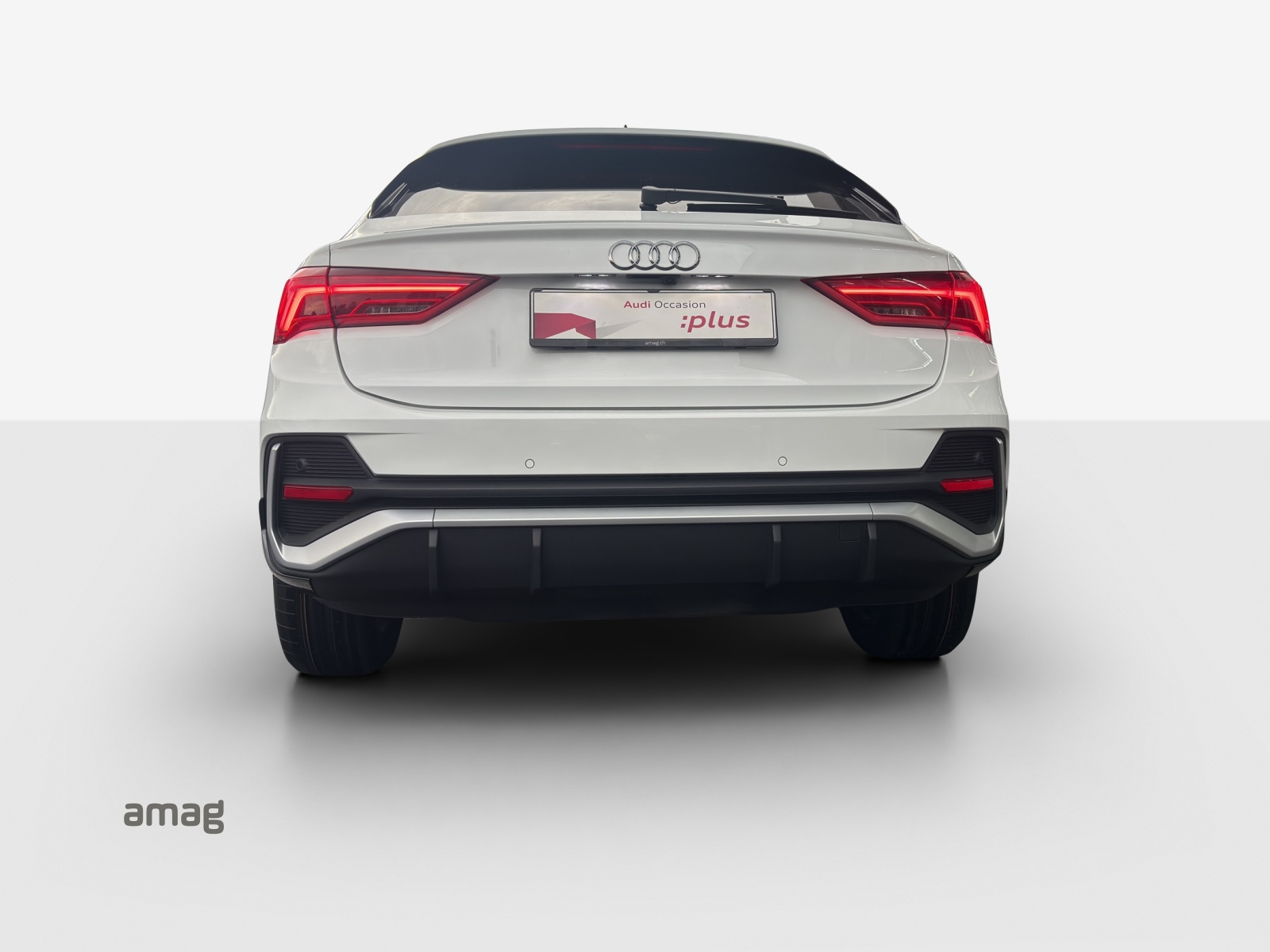 AUDI Q3 Sportback 45 TFSI e S line S-tronic-showroom-element-3