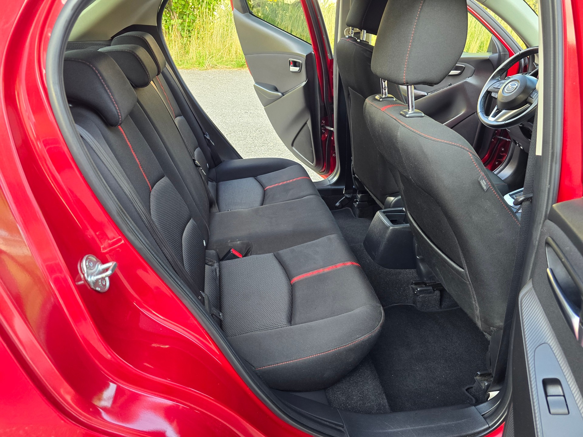 MAZDA 2 1.5 CD 16V Skyactiv-D Revolution-image-14