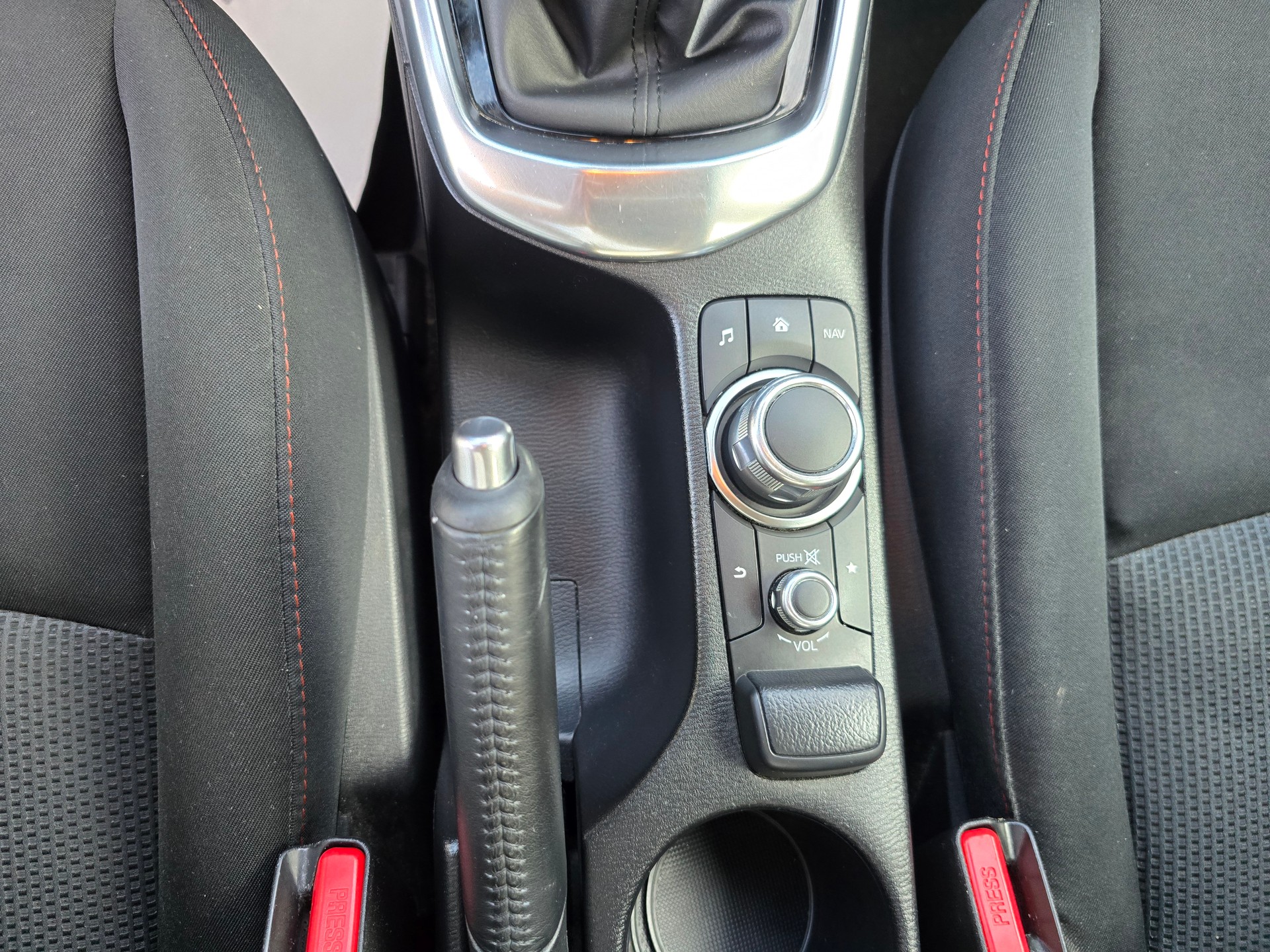 MAZDA 2 1.5 CD 16V Skyactiv-D Revolution-image-16