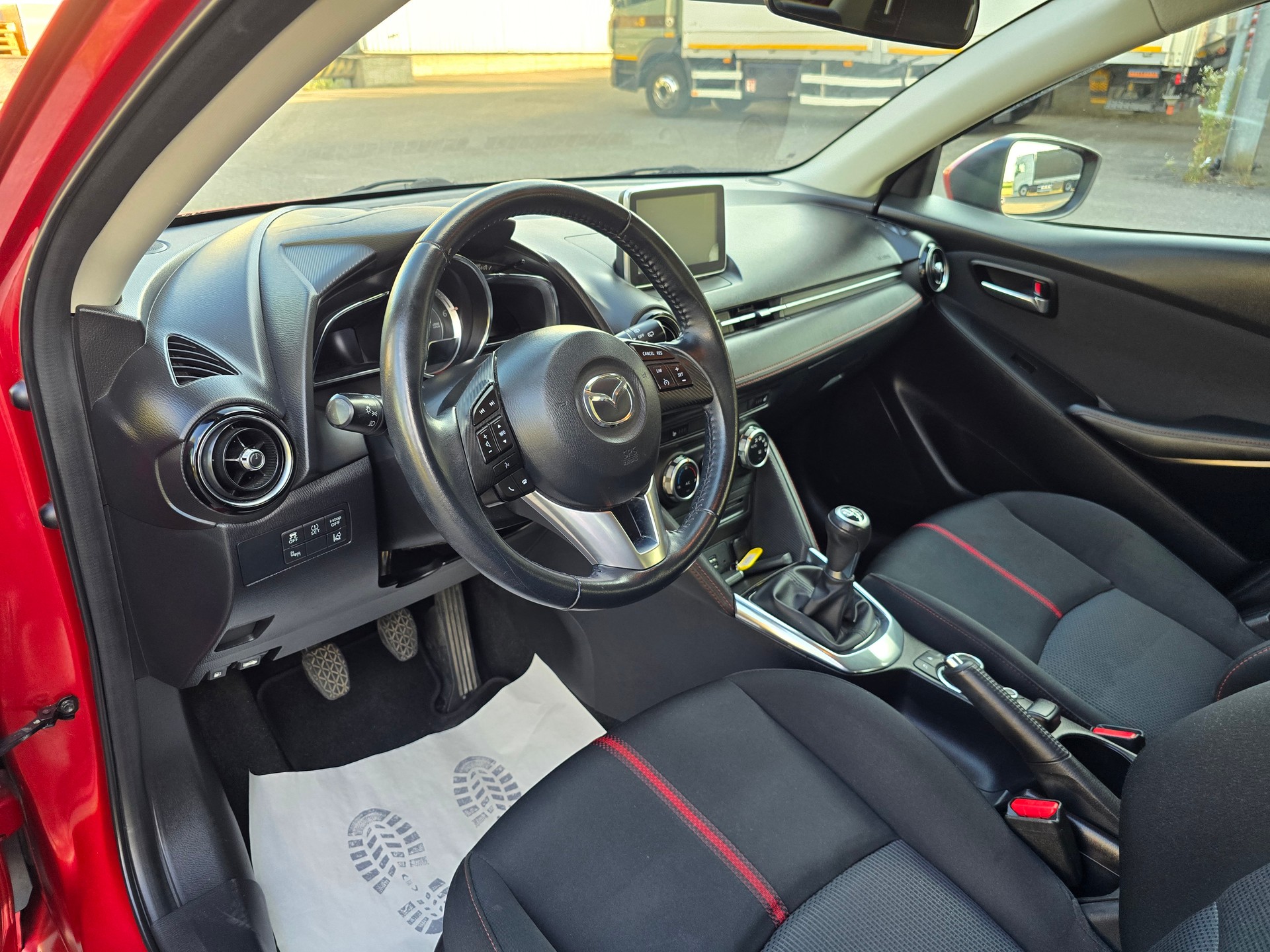 MAZDA 2 1.5 CD 16V Skyactiv-D Revolution-image-10