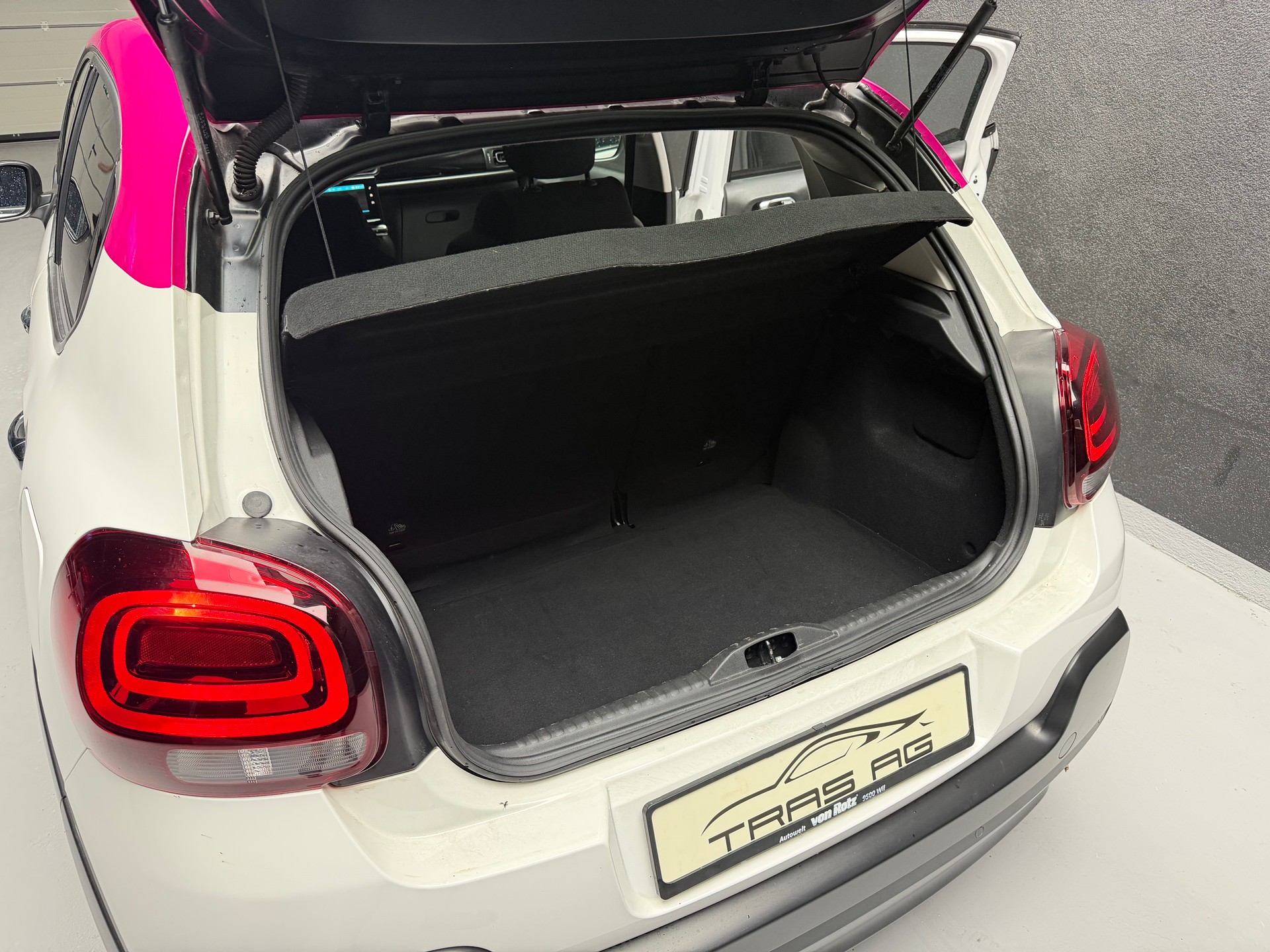 CITROEN C3 1.2i PureTech Shine EAT6 • Herstellergarantie-image-15