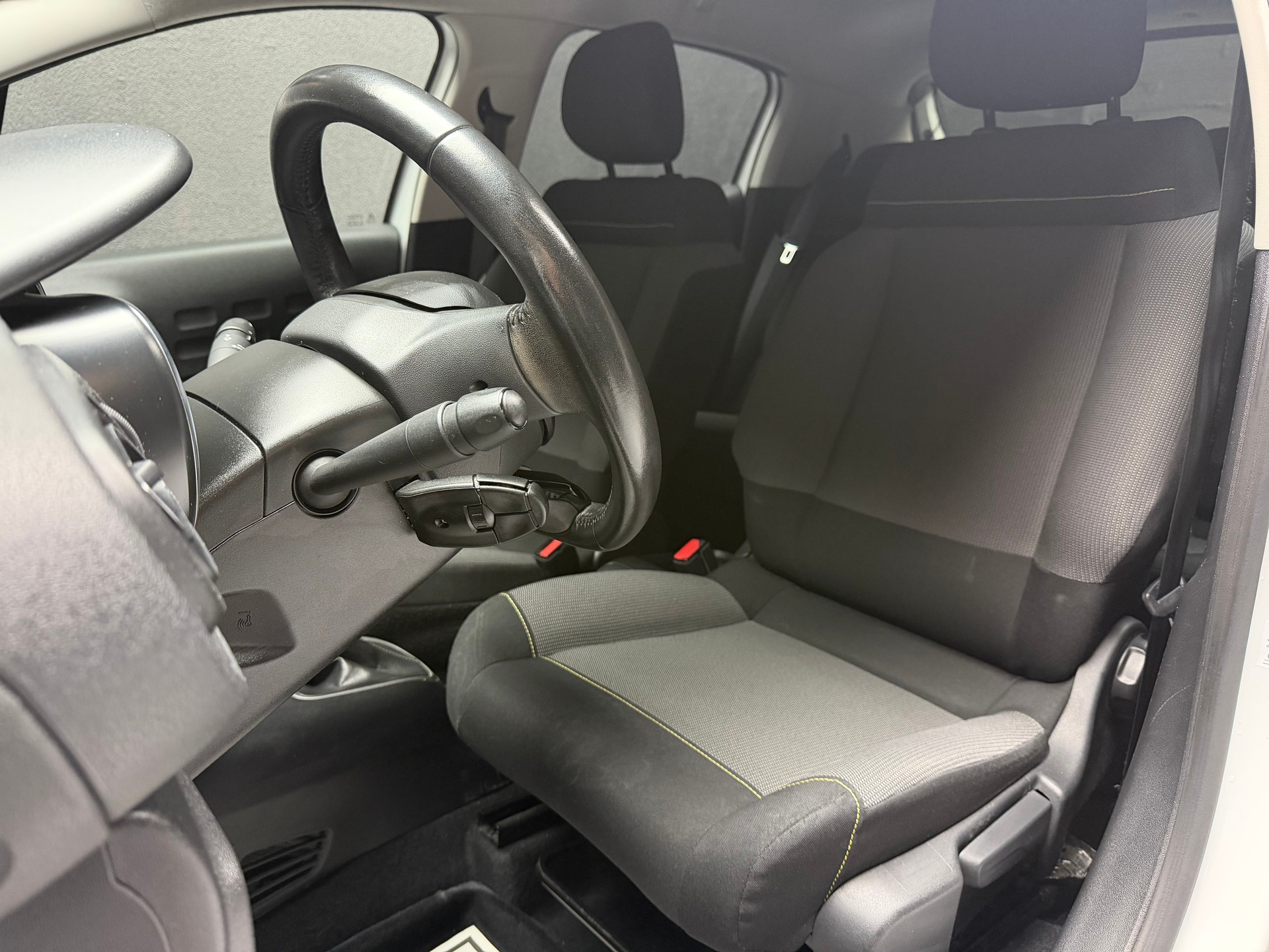 CITROEN C3 1.2i PureTech Shine EAT6 • Herstellergarantie-image-10