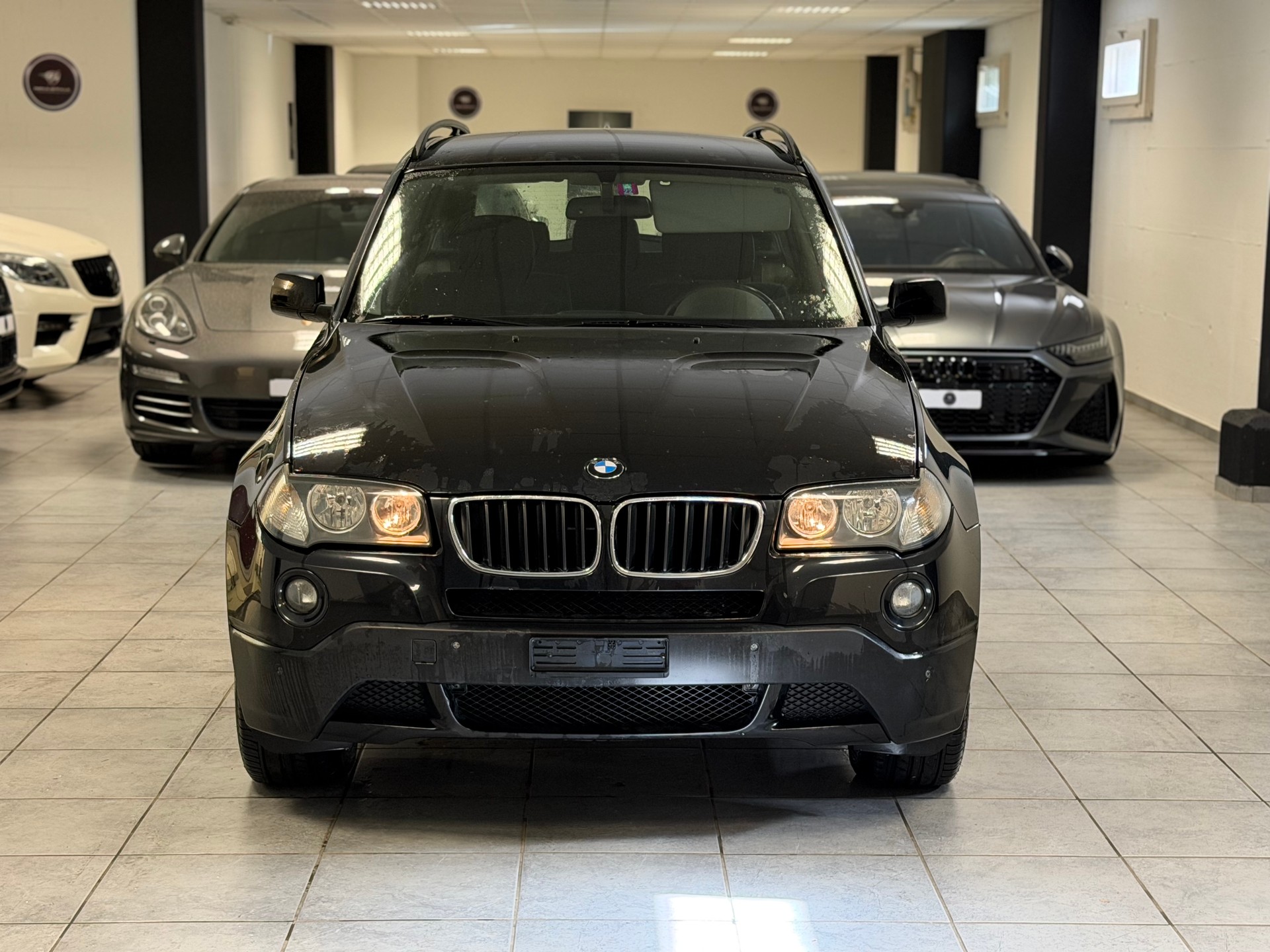 BMW X3 2.0i-showroom-element-2