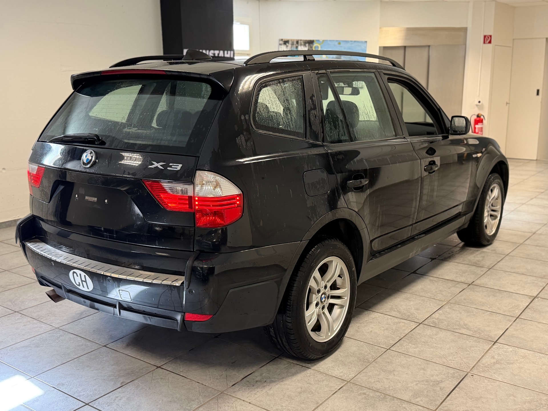 BMW X3 2.0i-image-8