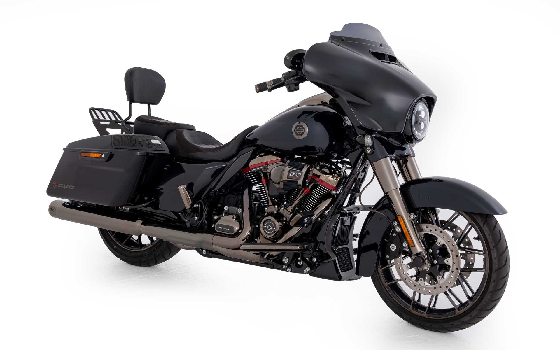 HARLEY-DAVIDSON FLHXSE Street Glide CVO 117