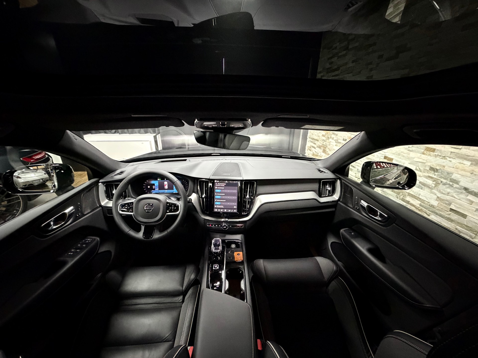 VOLVO XC60 B5 Benzin Mild Hybrid AWD Ultra Dark Geartronic-image-27