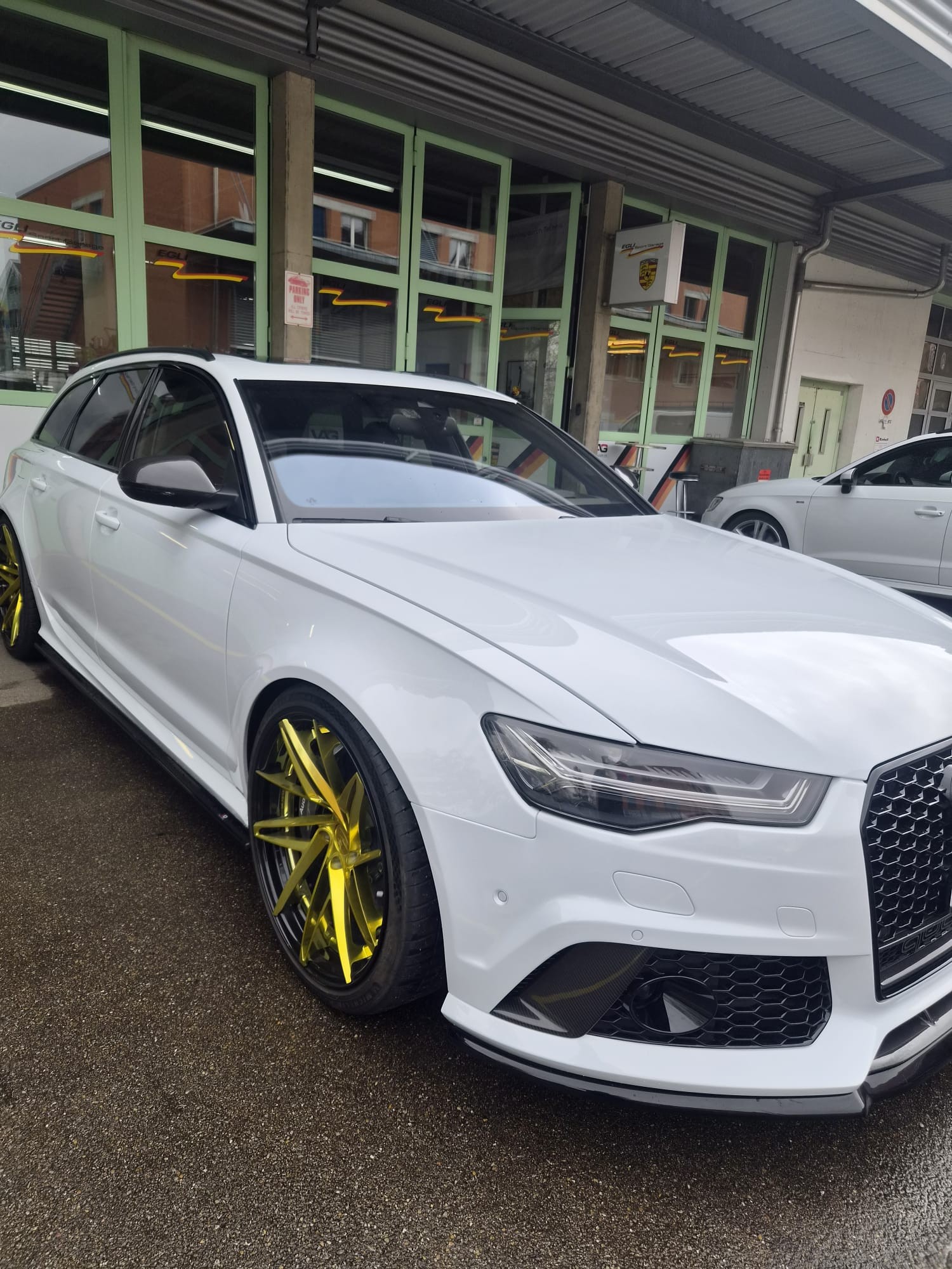 AUDI RS6 Avant 4.0 TFSI V8 performance quattro-image-11