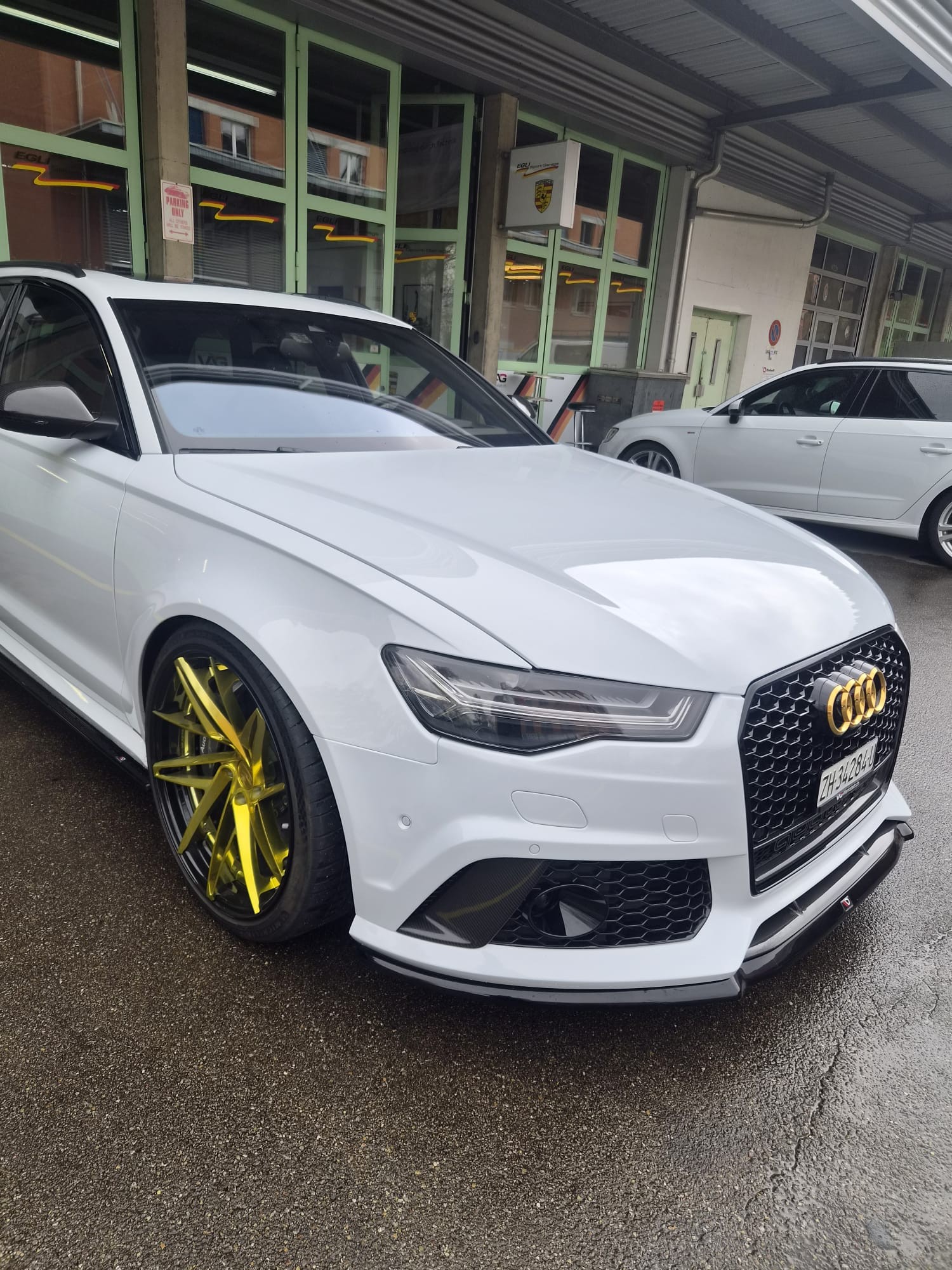 AUDI RS6 Avant 4.0 TFSI V8 performance quattro-image-2