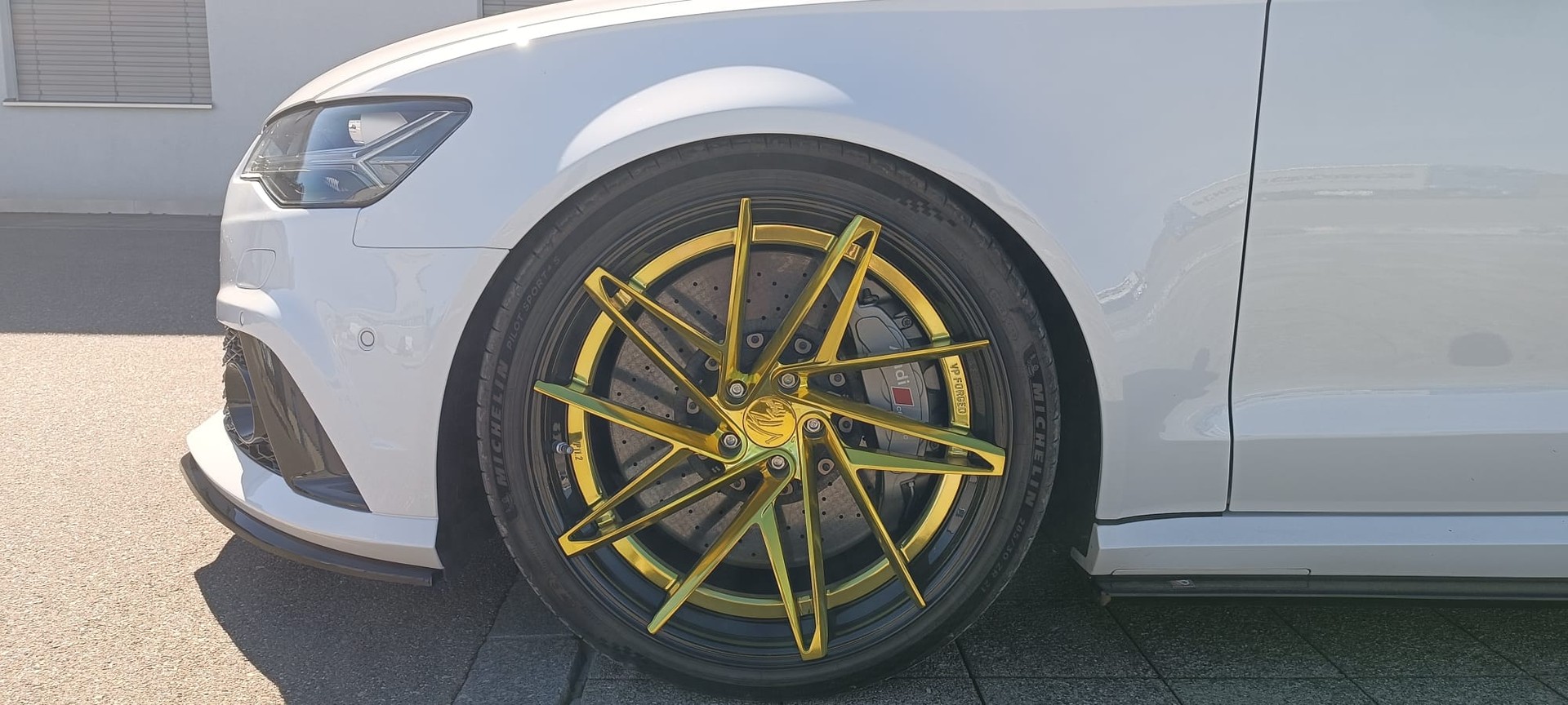 AUDI RS6 Avant 4.0 TFSI V8 performance quattro-image-12