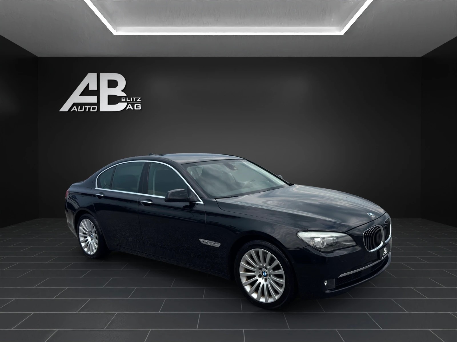 BMW 750i xDrive-image-5