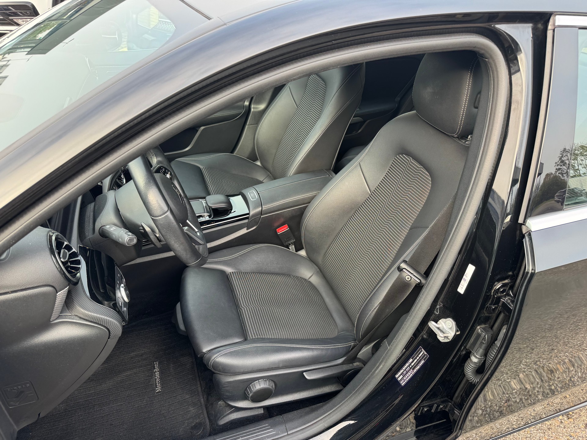 MERCEDES-BENZ A 250 4Matic Progressive 7G-DCT-image-10