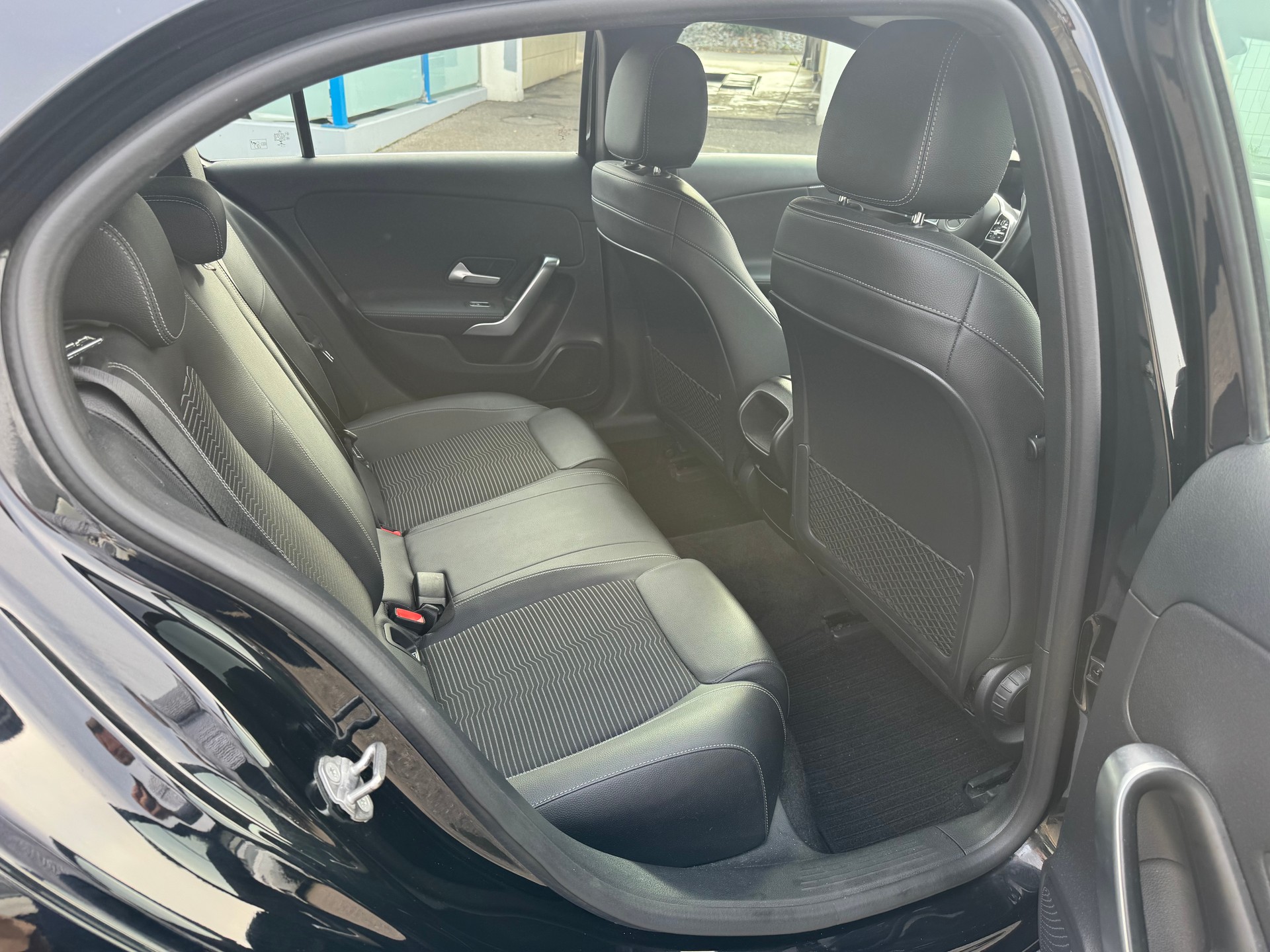 MERCEDES-BENZ A 250 4Matic Progressive 7G-DCT-image-13