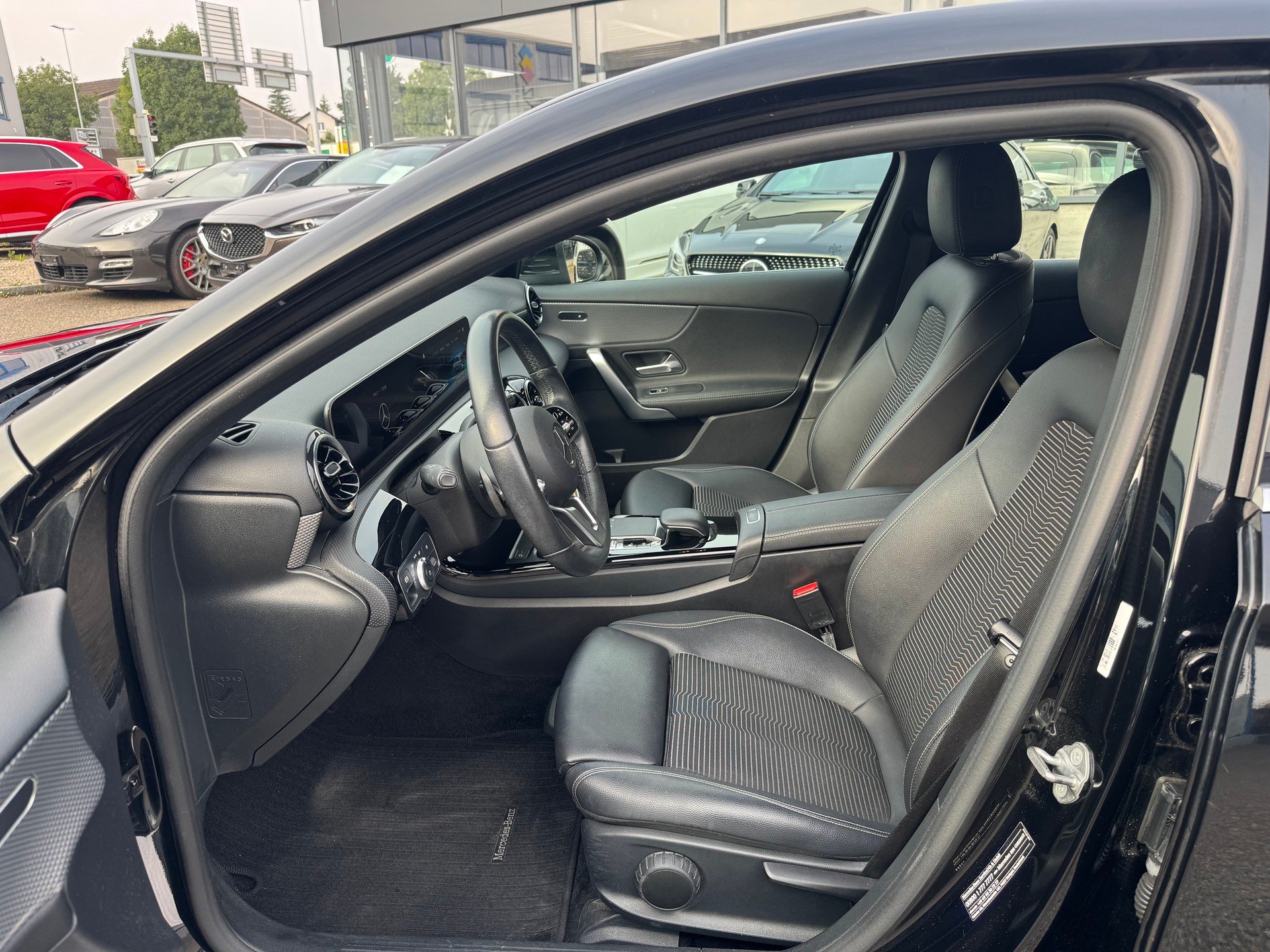 MERCEDES-BENZ A 250 4Matic Progressive 7G-DCT-image-8