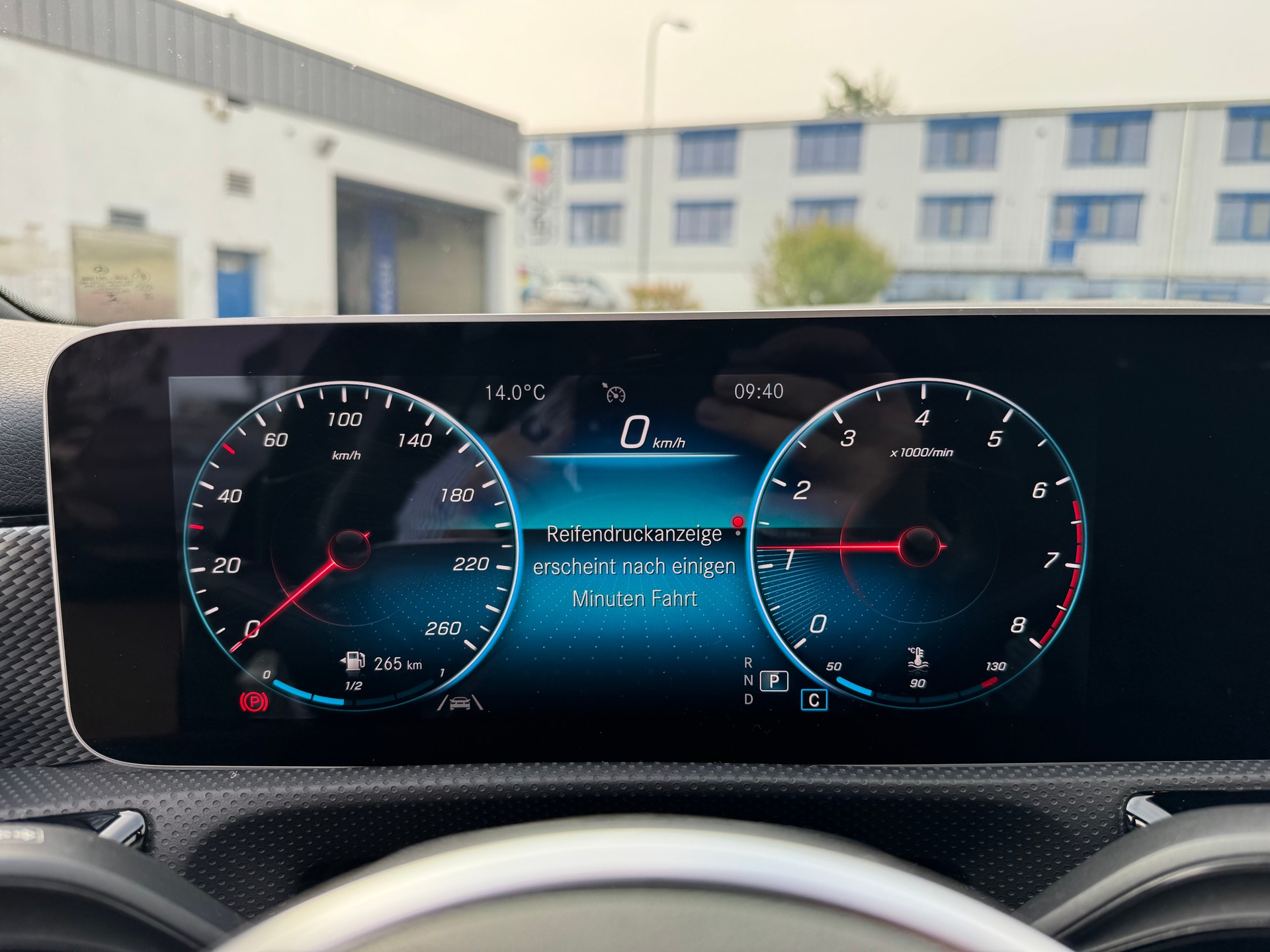 MERCEDES-BENZ A 250 4Matic Progressive 7G-DCT-image-24