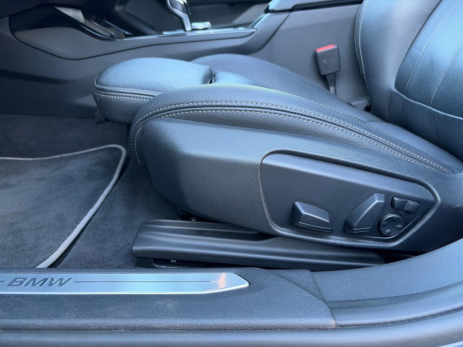 BMW 118i Sport Line Steptronic-image-10
