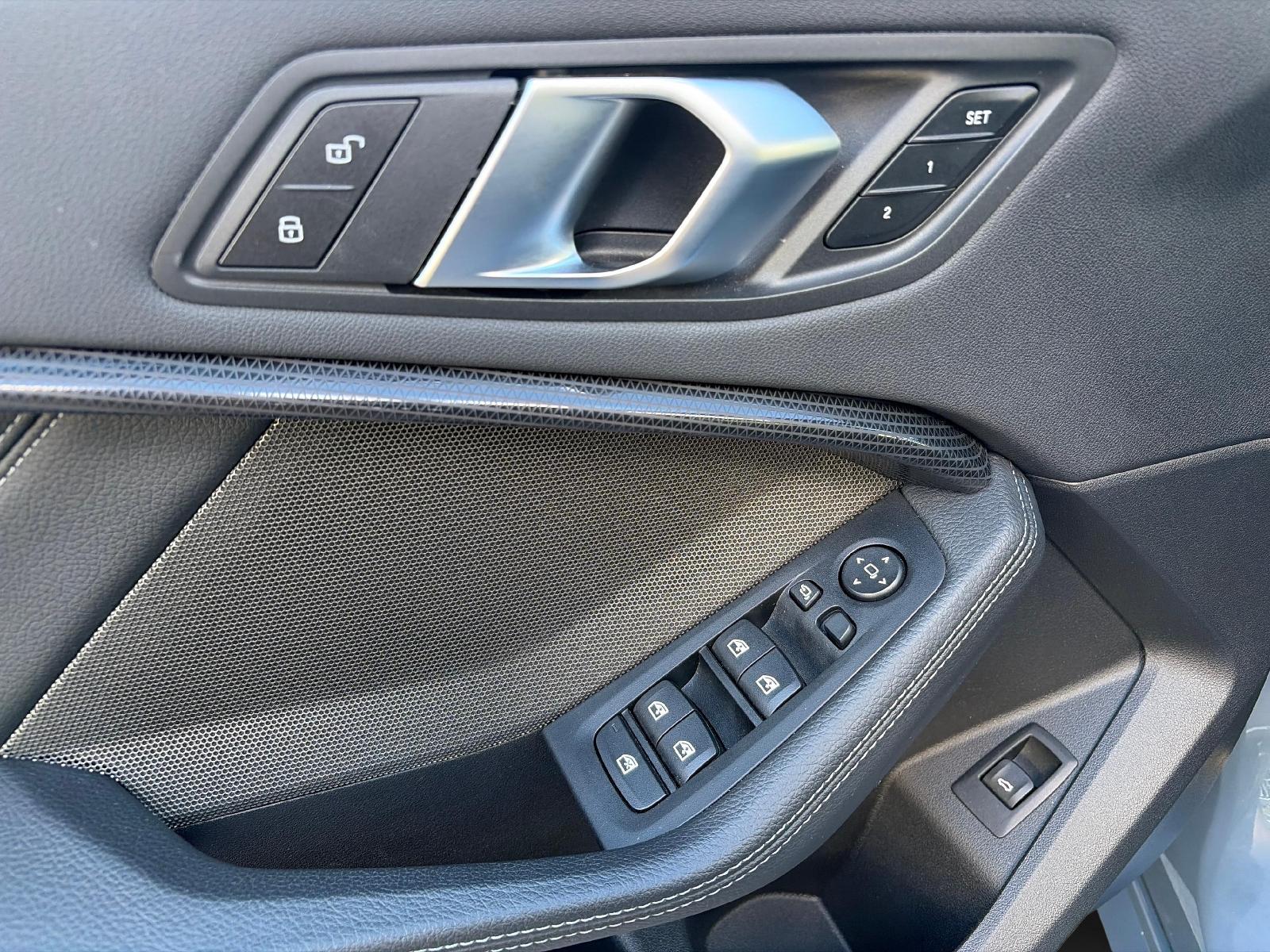 BMW 118i Sport Line Steptronic-image-8