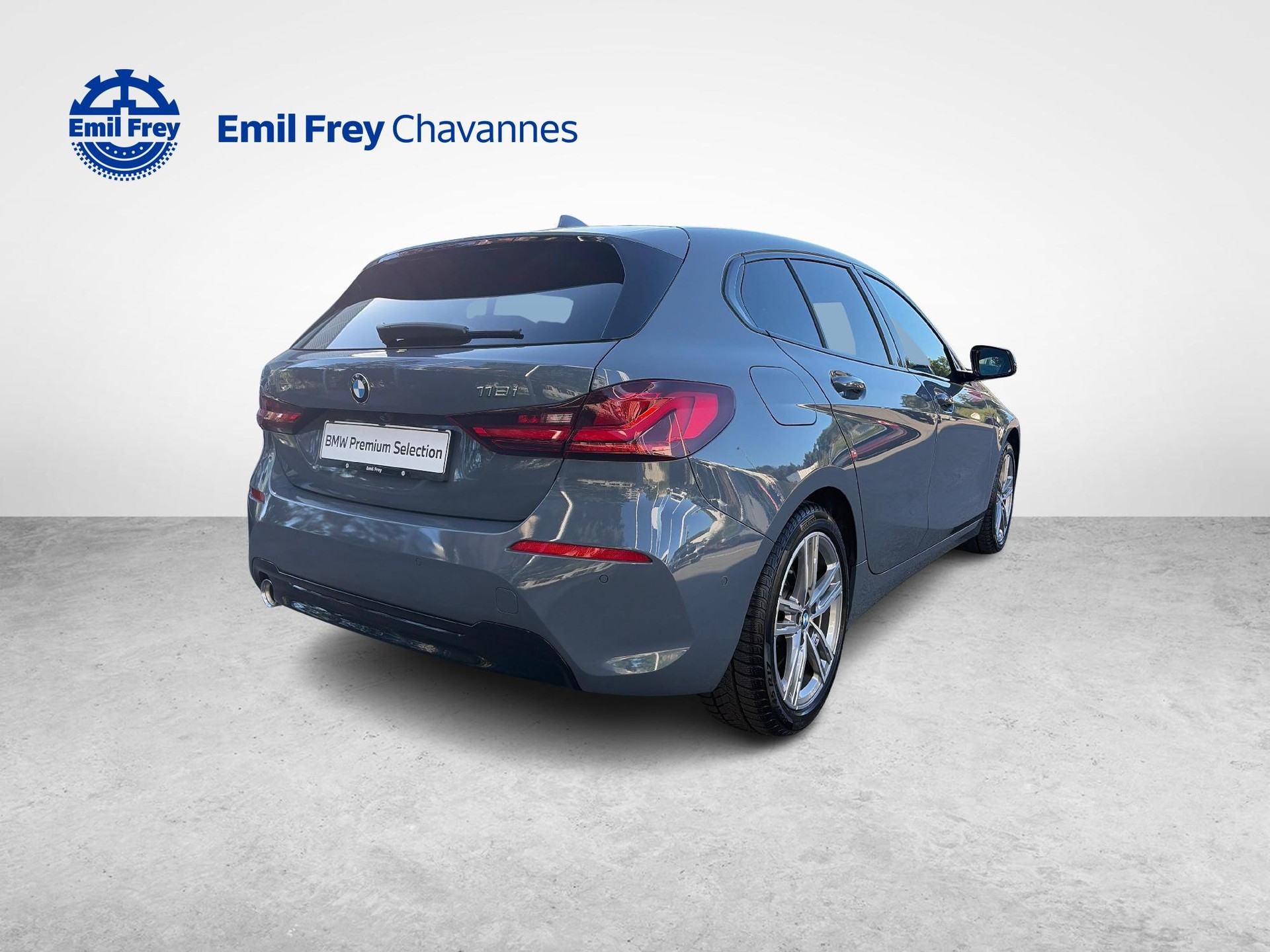 BMW 118i Sport Line Steptronic-showroom-element-3