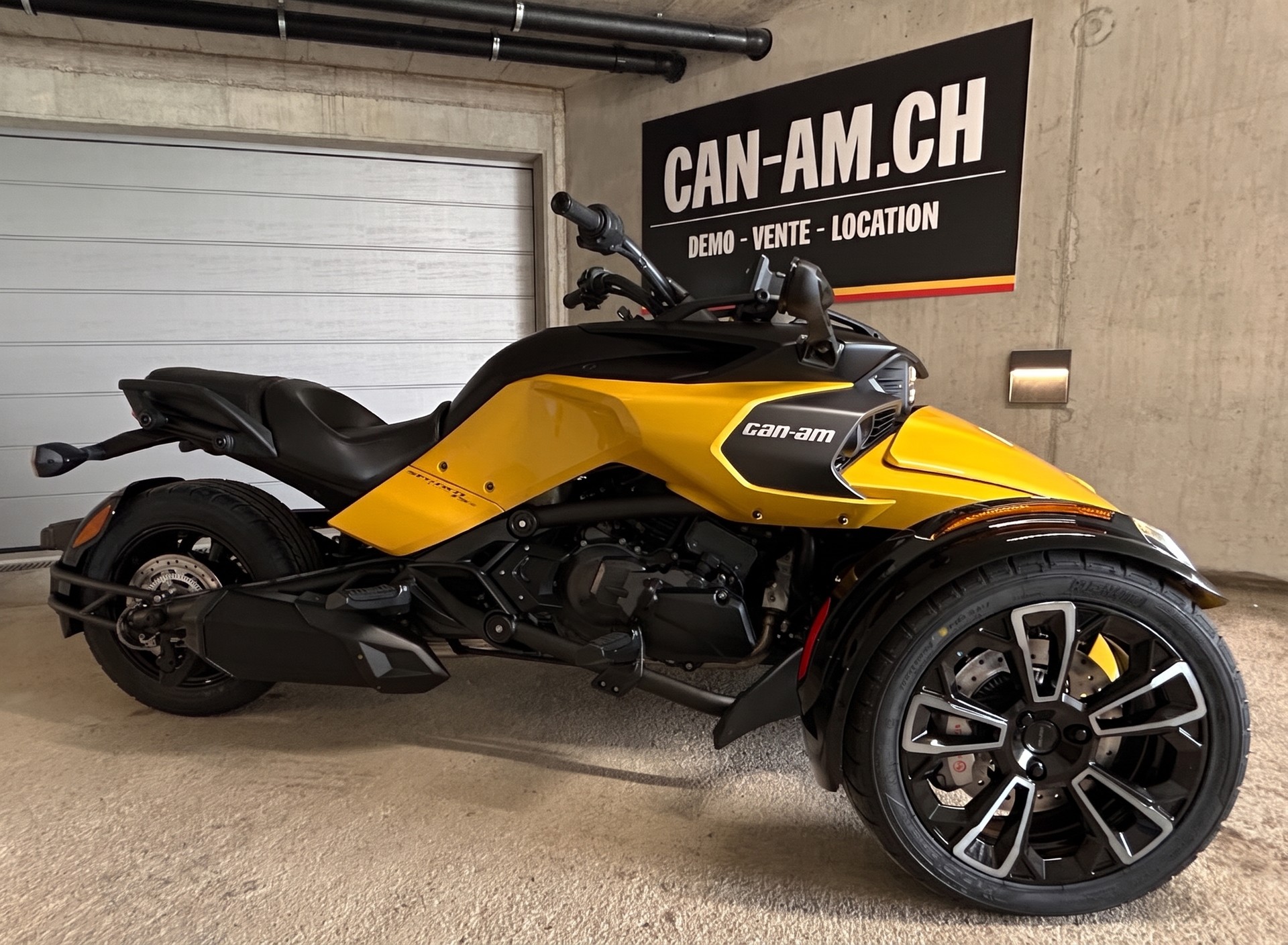 CAN-AM Spyder F3-S-image-2