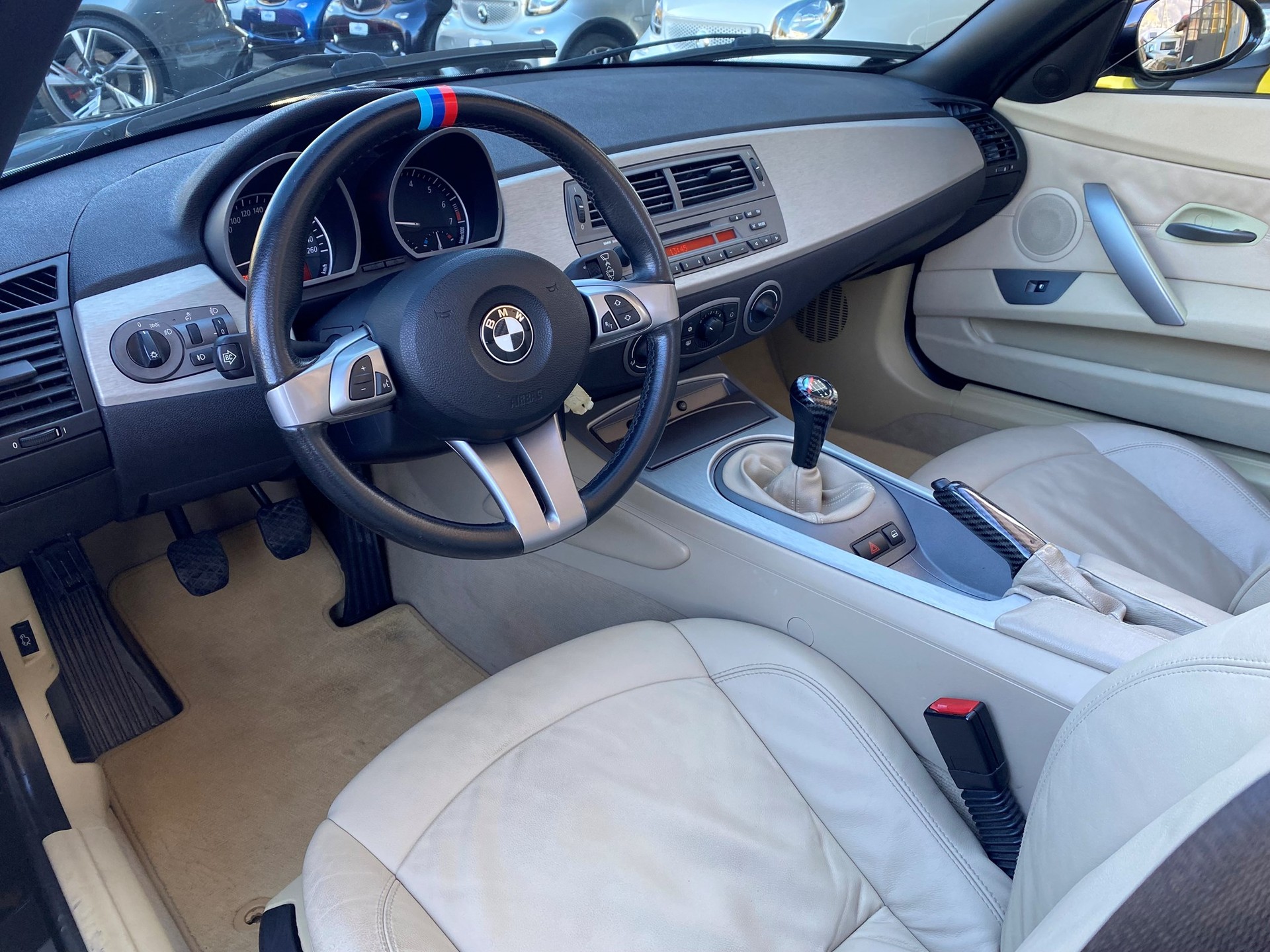 BMW Z4 2.2i Roadster-image-10