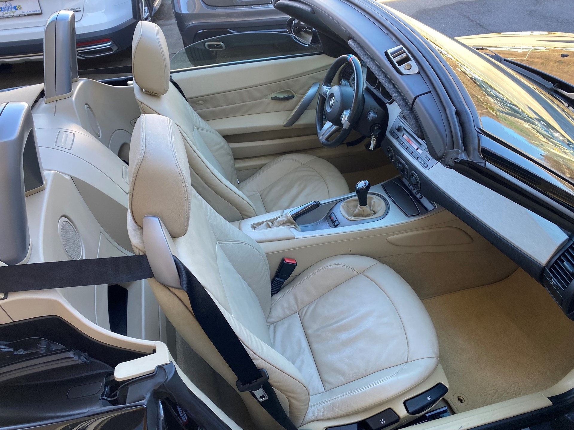 BMW Z4 2.2i Roadster-image-12