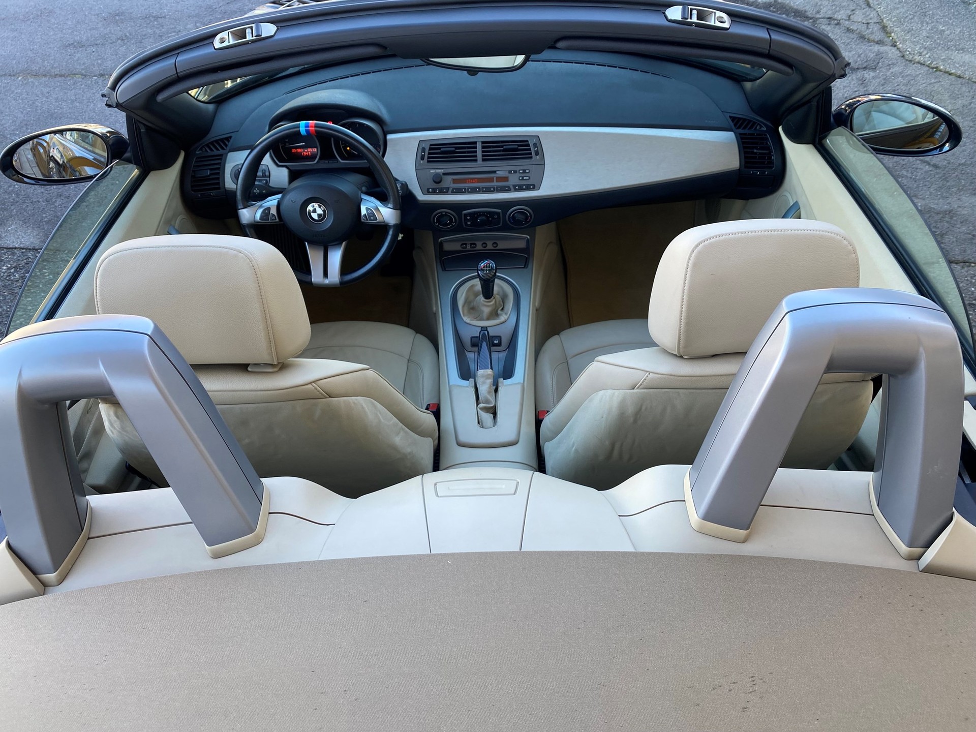BMW Z4 2.2i Roadster-image-13