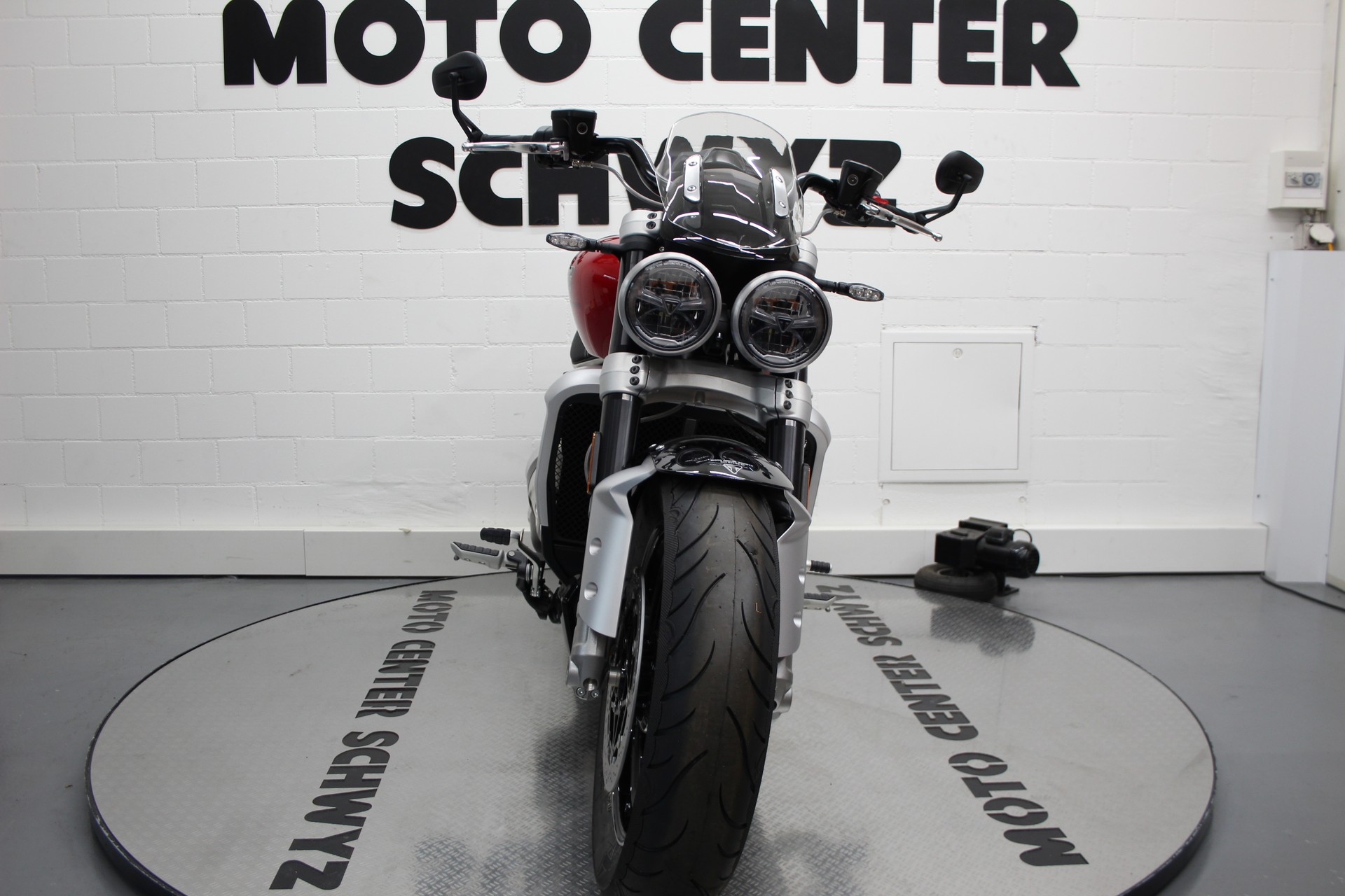 TRIUMPH Rocket 3 GT Chrome-image-2