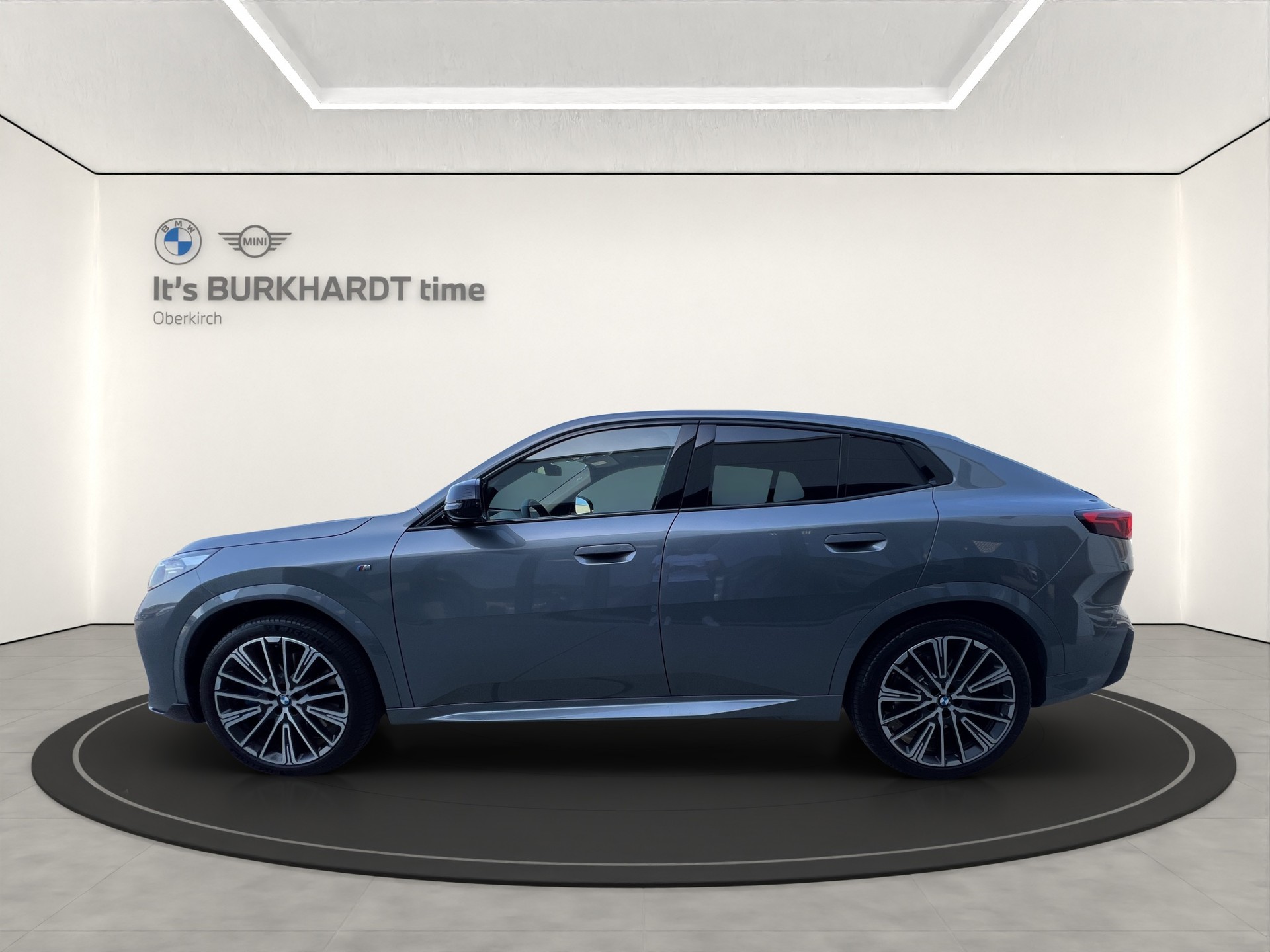 BMW X2 xDrive M35i-showroom-element-1