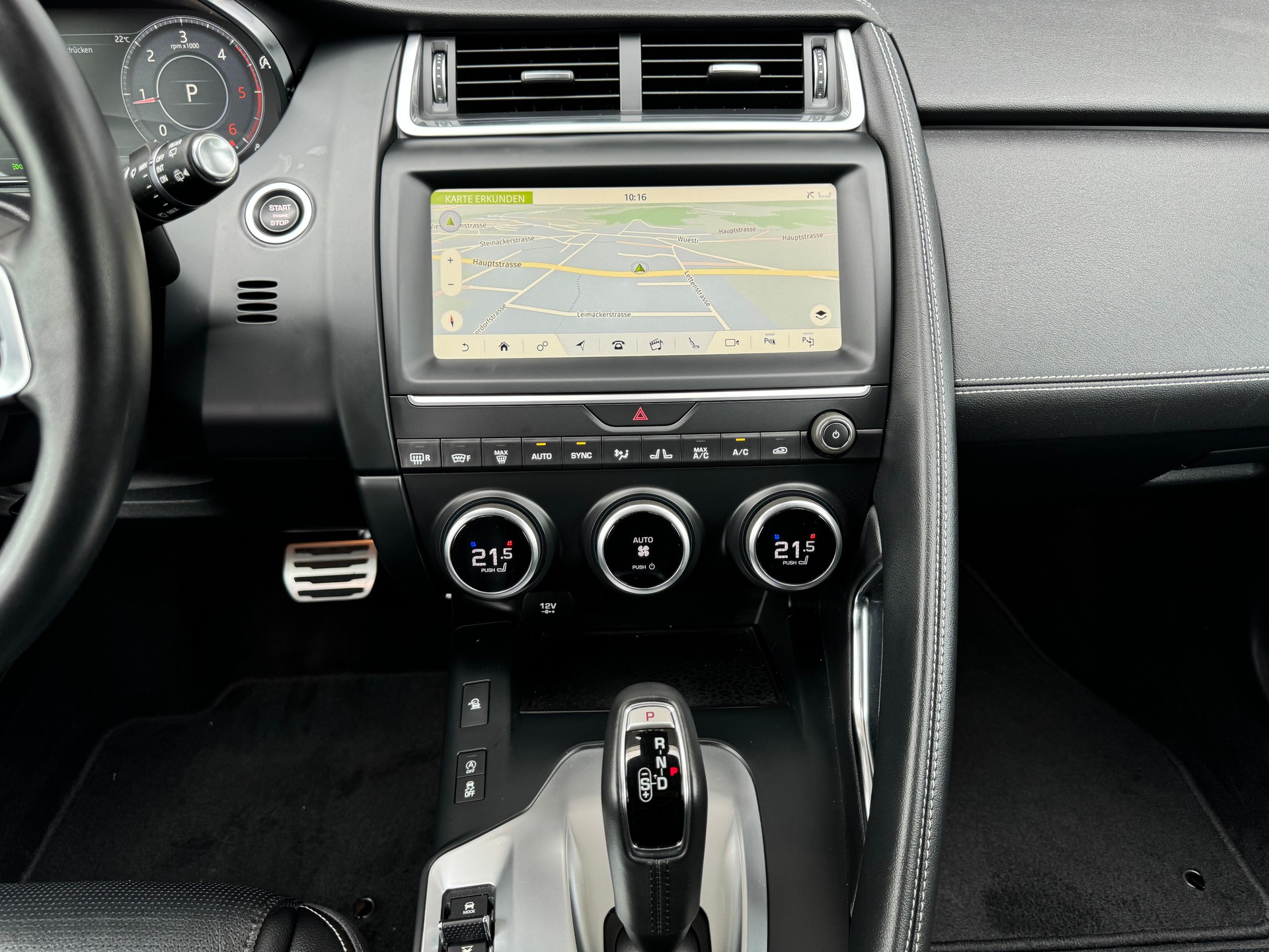 JAGUAR E-Pace 2.0d D150 R-Dynamic SE AWD Automatik-image-21