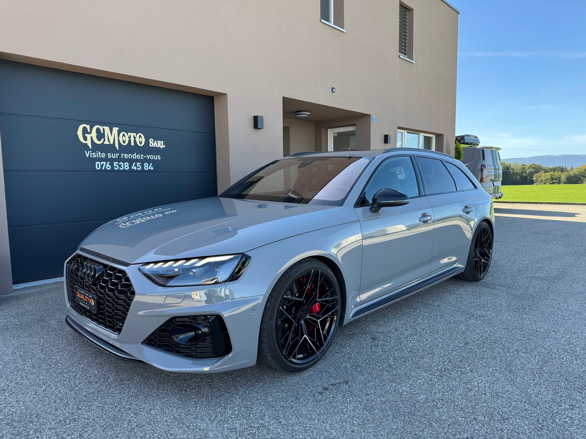 AUDI RS4 Avant quattro tiptronic