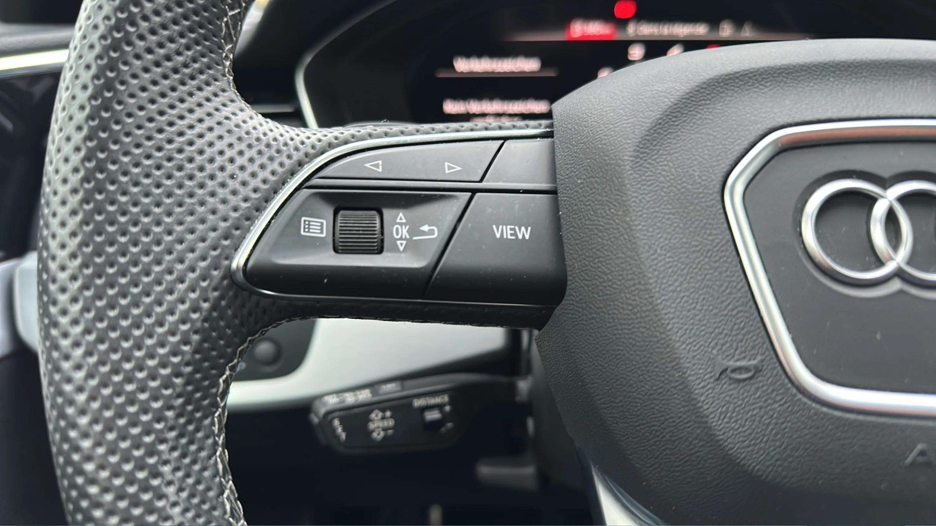AUDI S4 Avant 3.0 TDI M-HEV quattro tiptronic mit AHK + Panoramadach & Standheizung-image-22
