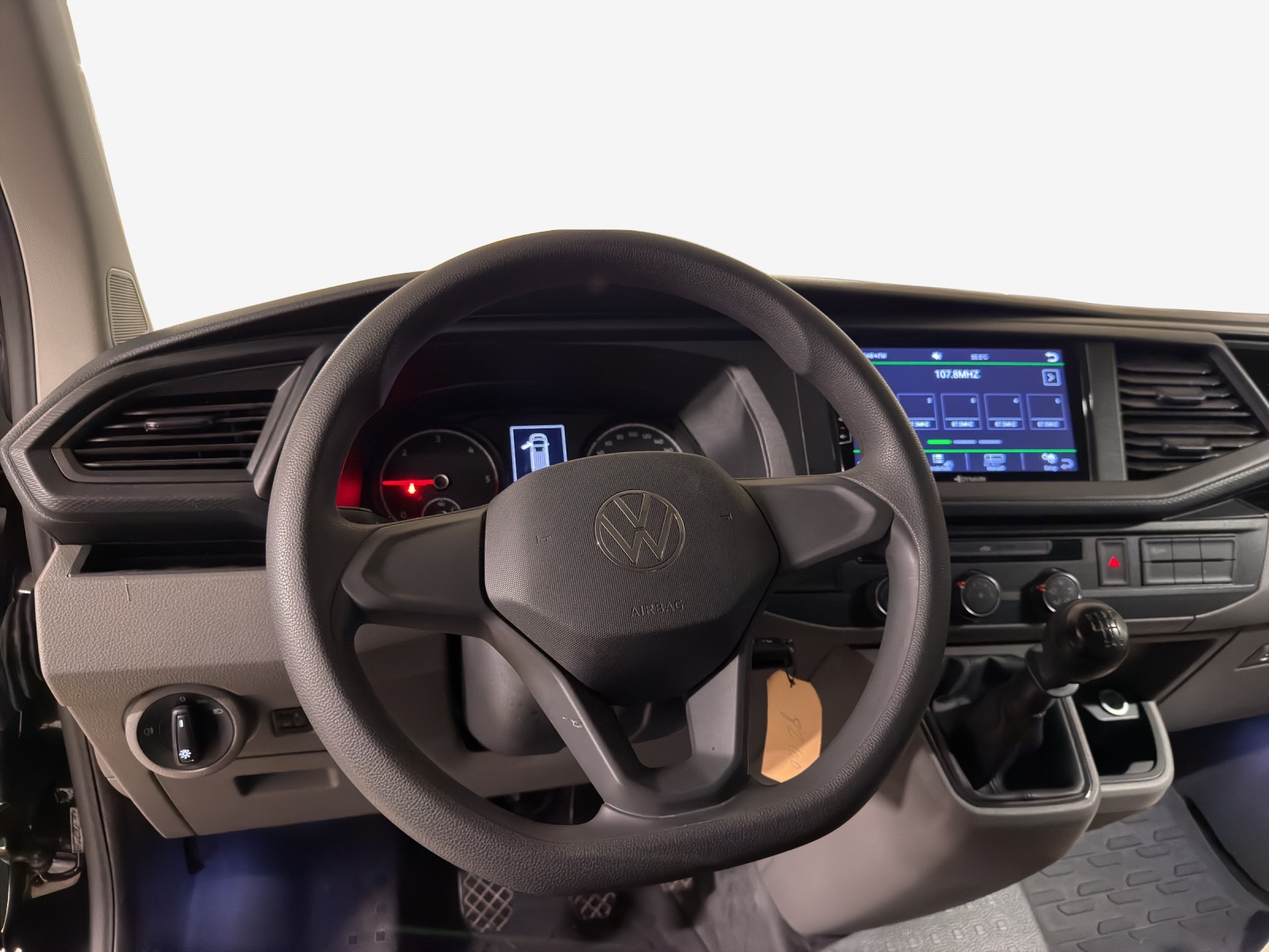 VW T6.1 2.0 TDI Entry-image-8