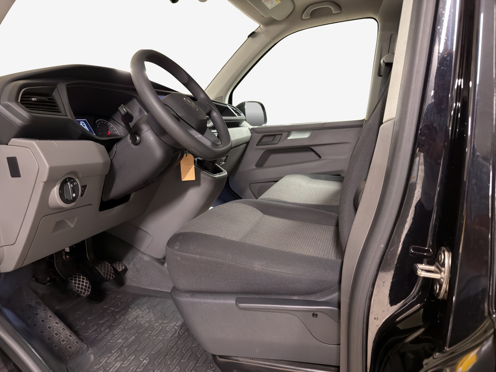 VW T6.1 2.0 TDI Entry-image-7