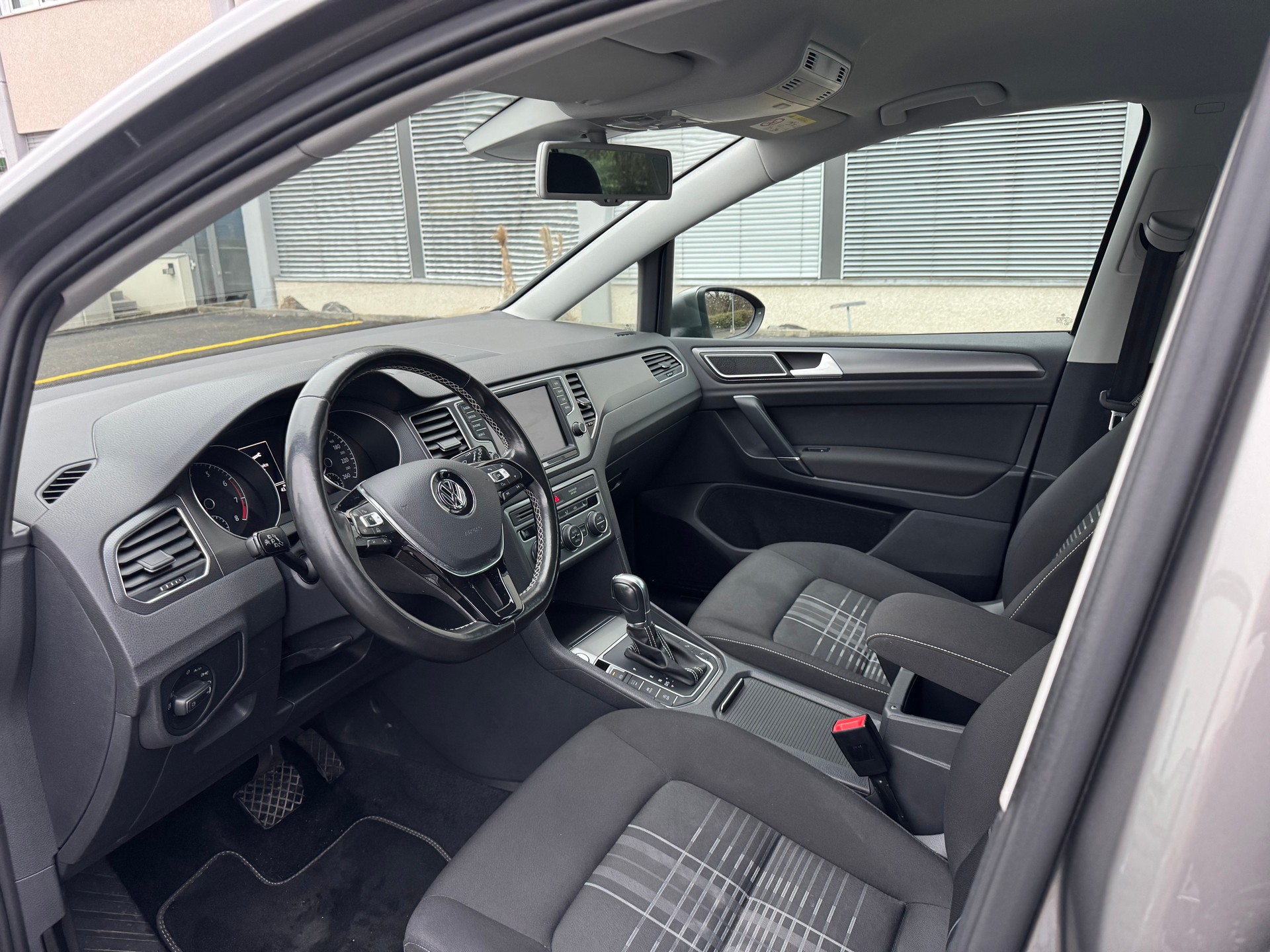 VW Golf Sportsvan 1.4 TSI Lounge DSG-image-7