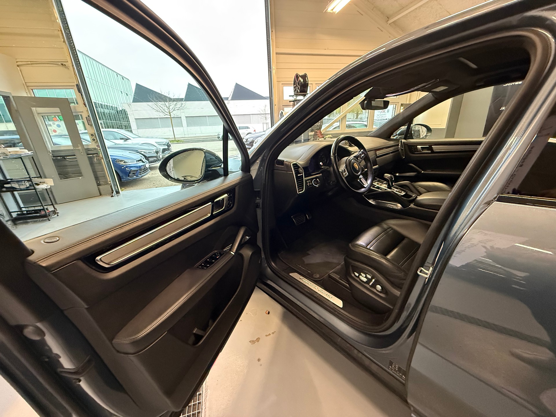 PORSCHE Cayenne Turbo CH🇨🇭-image-7