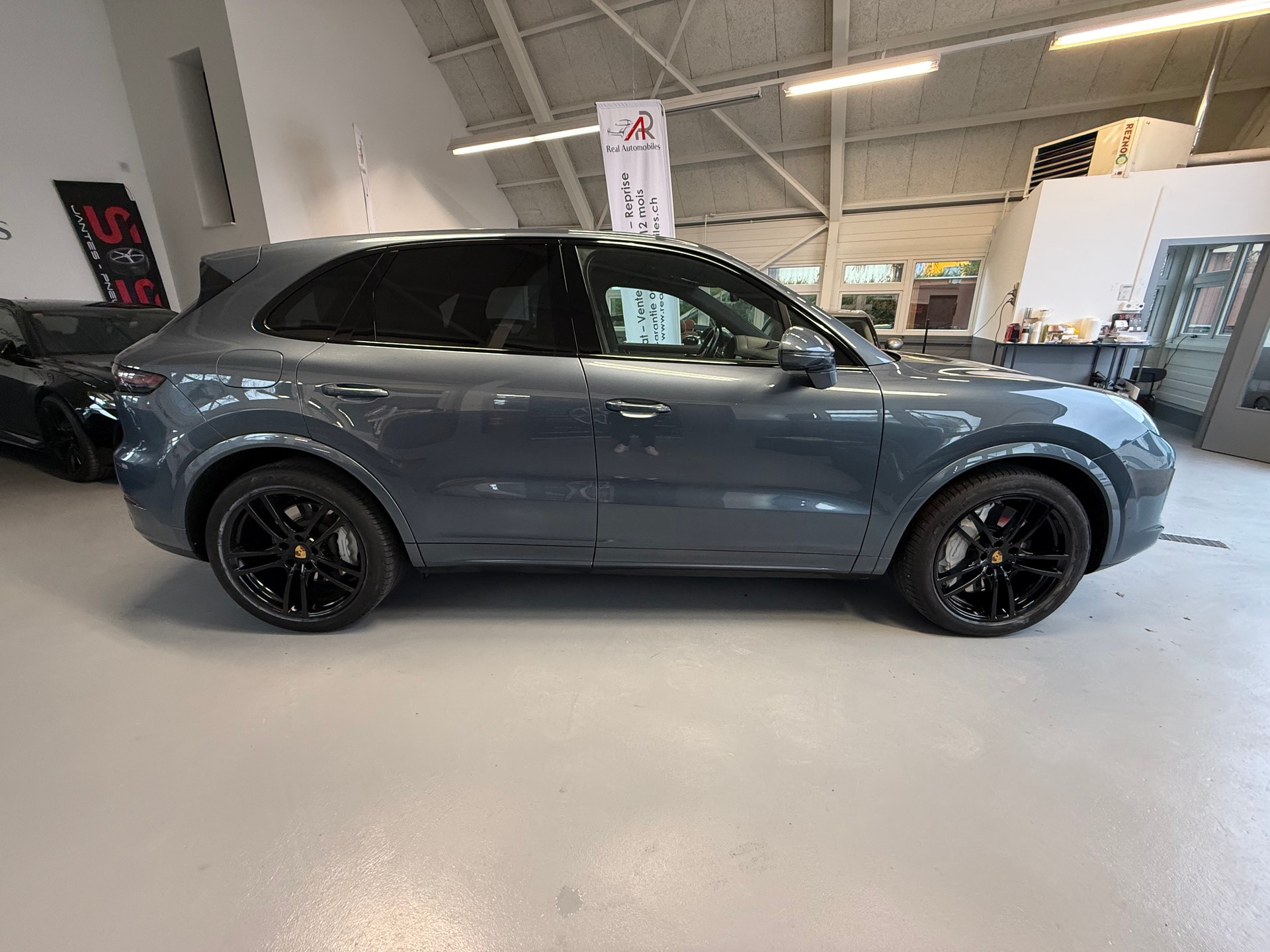 PORSCHE Cayenne Turbo CH🇨🇭-image-3
