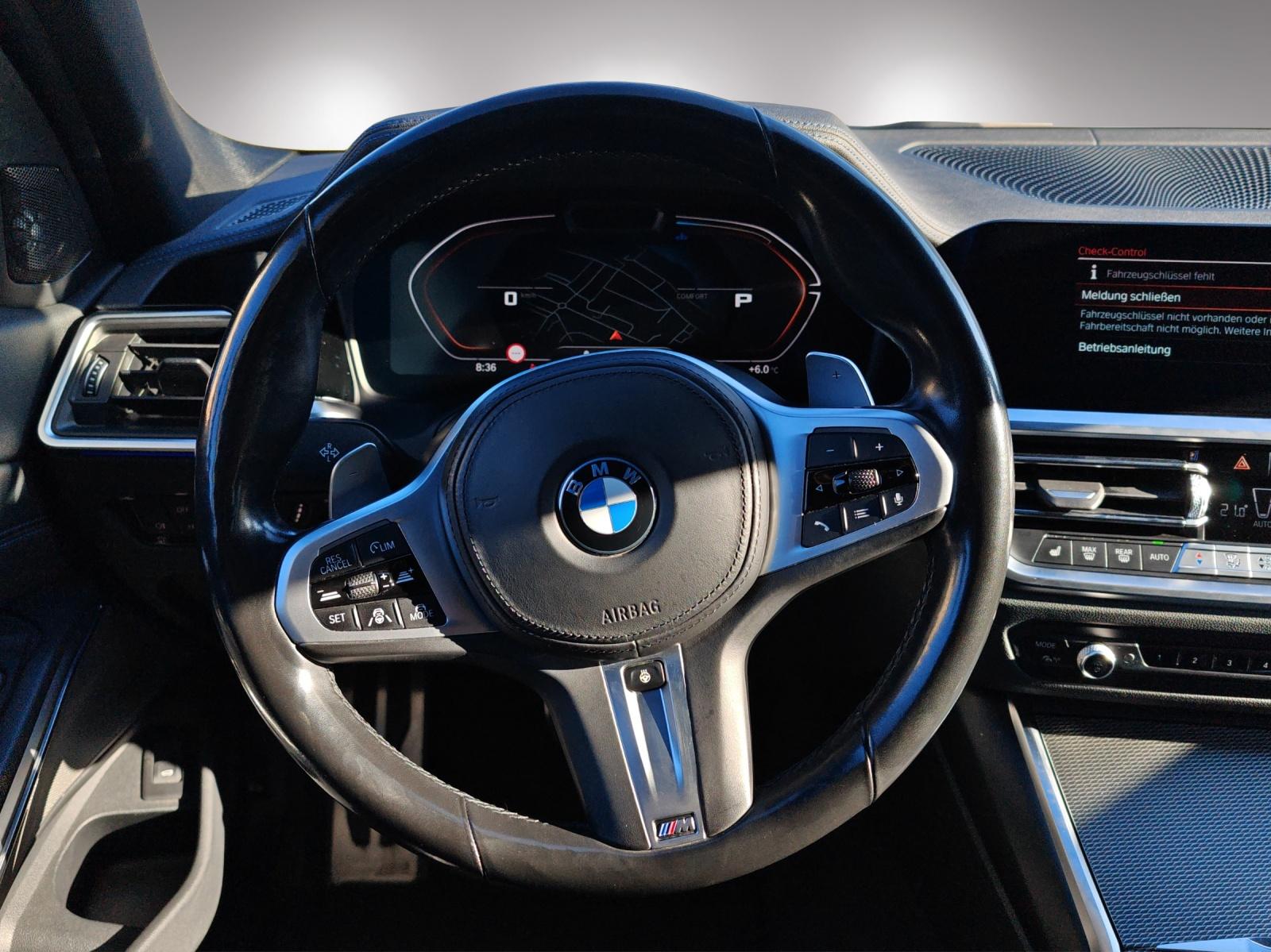 BMW M340i xDrive Touring-image-11