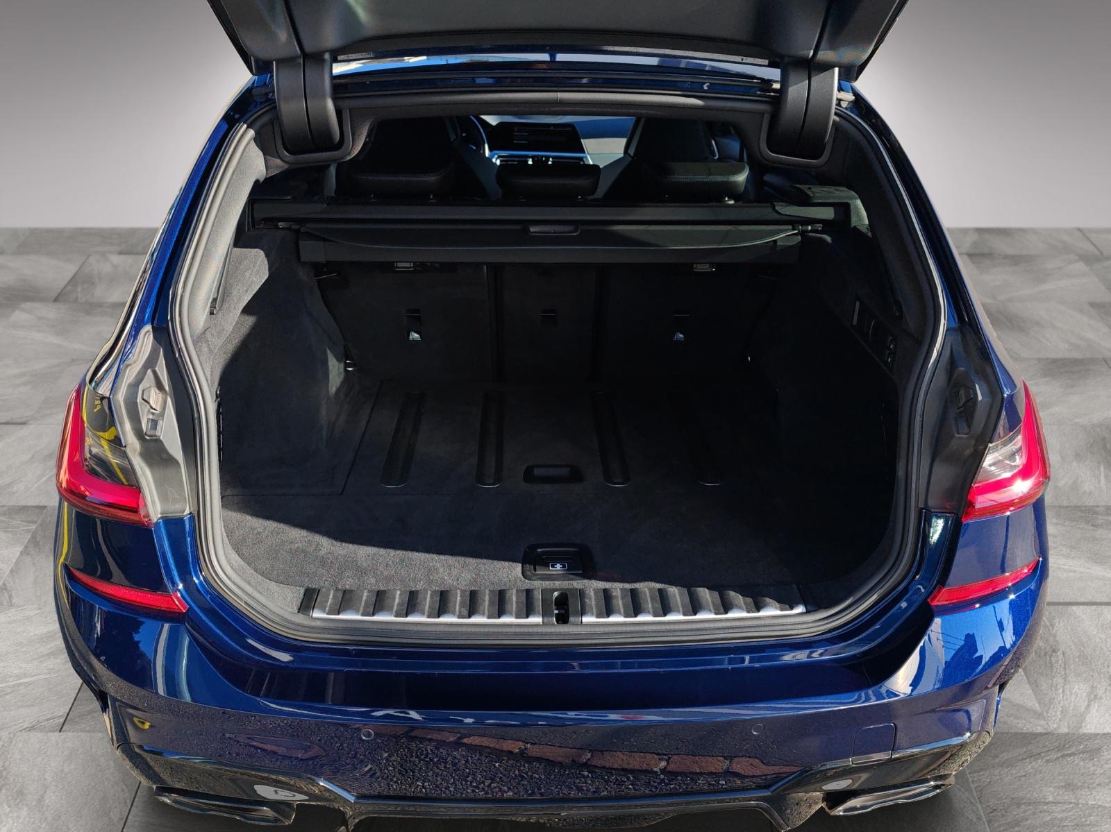 BMW M340i xDrive Touring-image-16