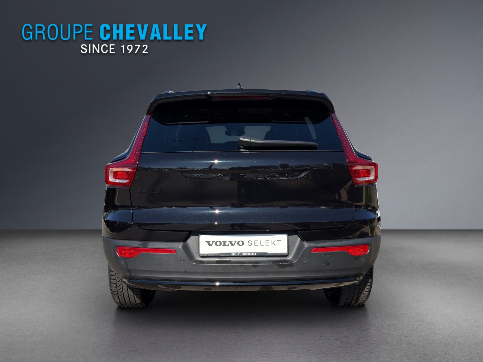 VOLVO EX40 82kWh Twin Motor Performance AWD Xcentric Black Edition-image-4