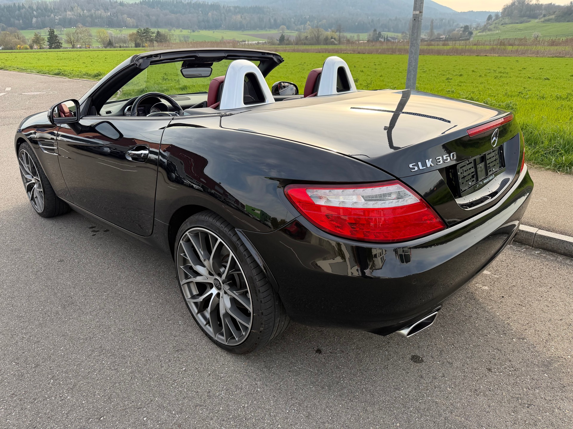 MERCEDES-BENZ SLK 350 7G-Tronic-showroom-element-2