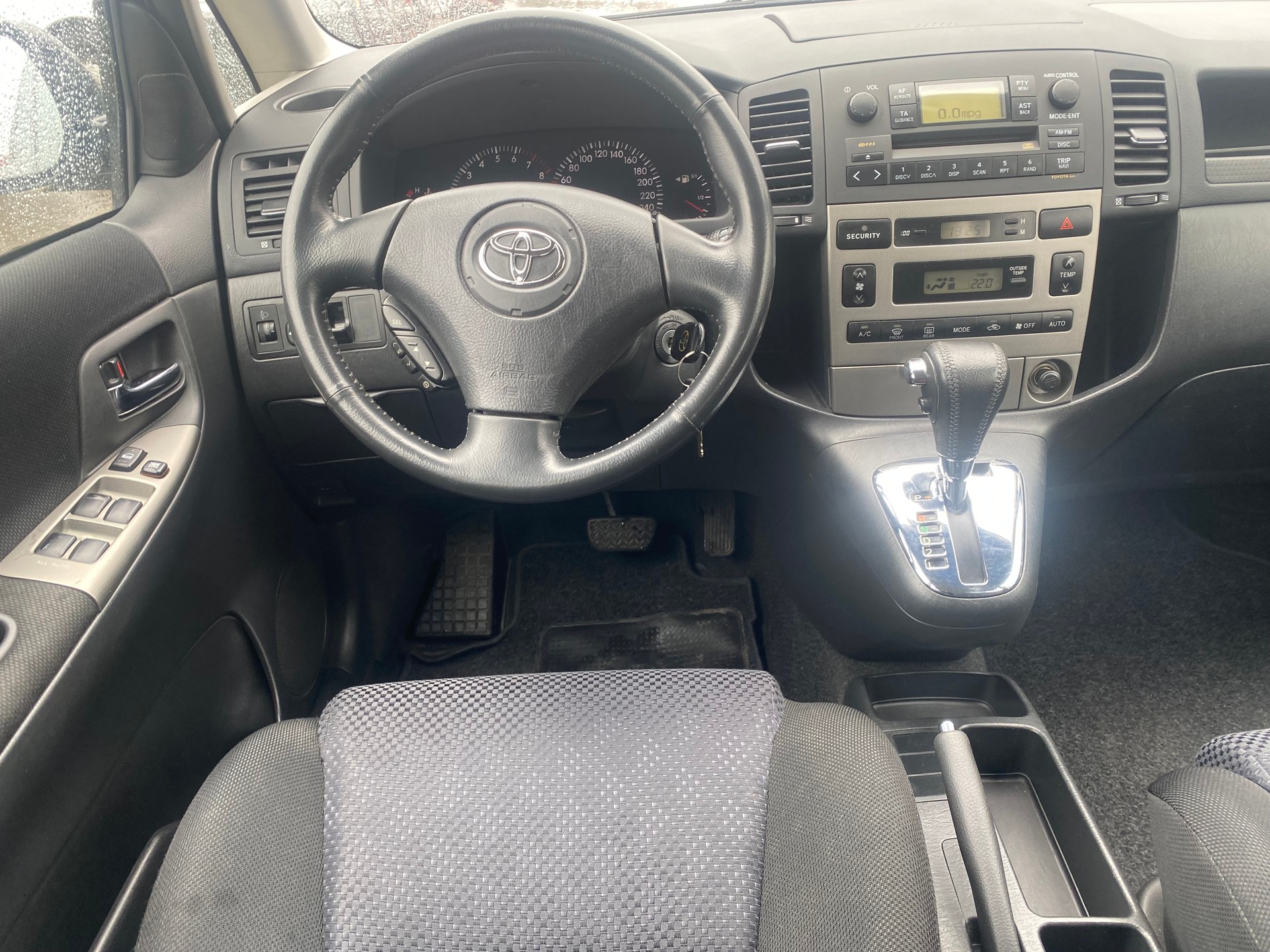 TOYOTA Corolla Verso 1.8-image-8