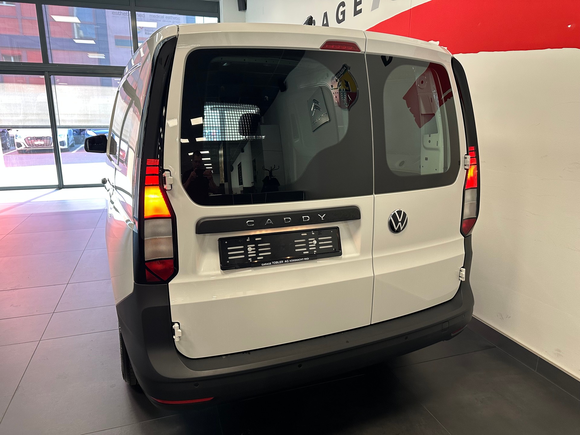 VW Caddy Cargo 2.0TDI Maxi-image-9