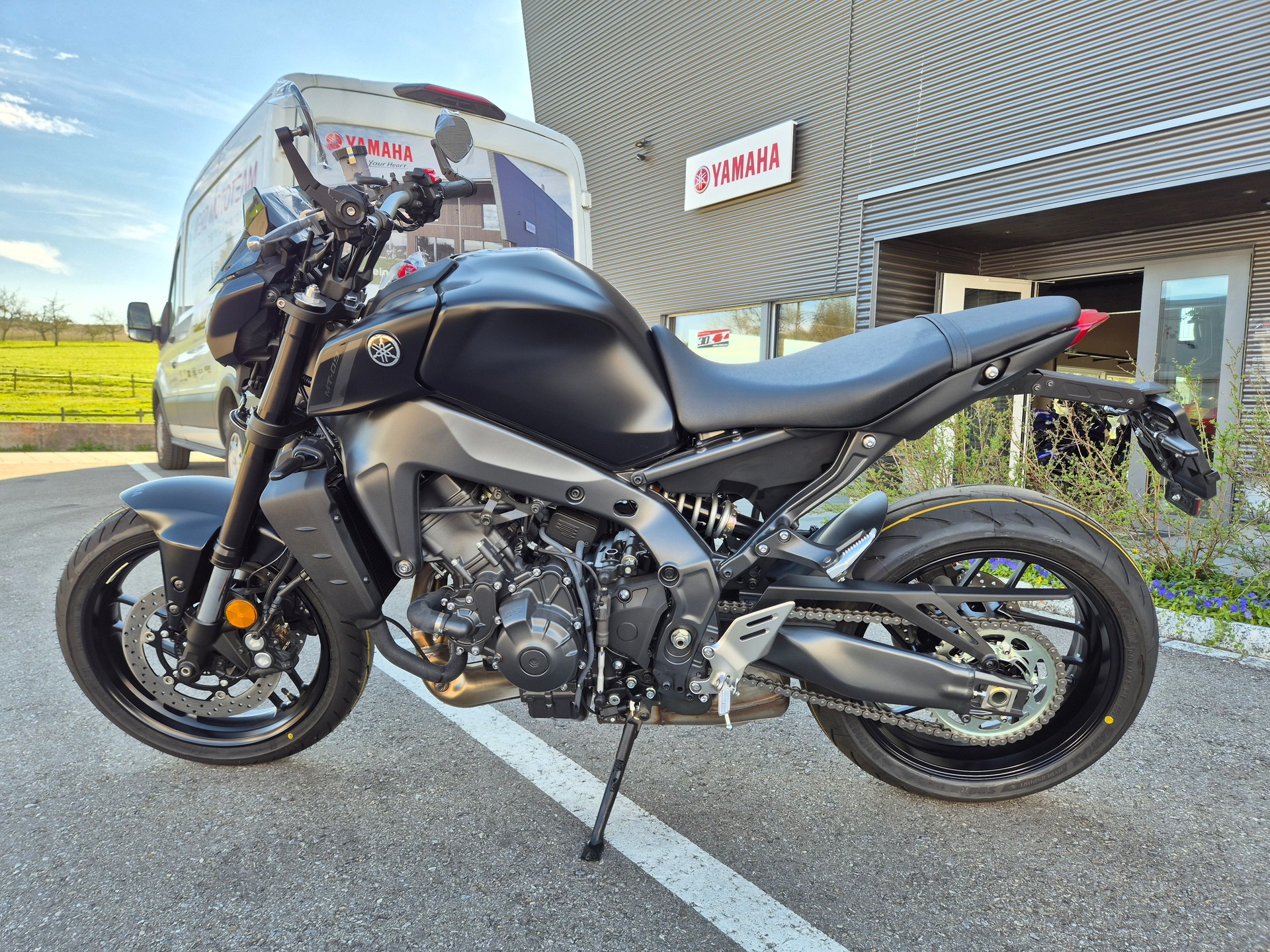 YAMAHA MT-09-image-0