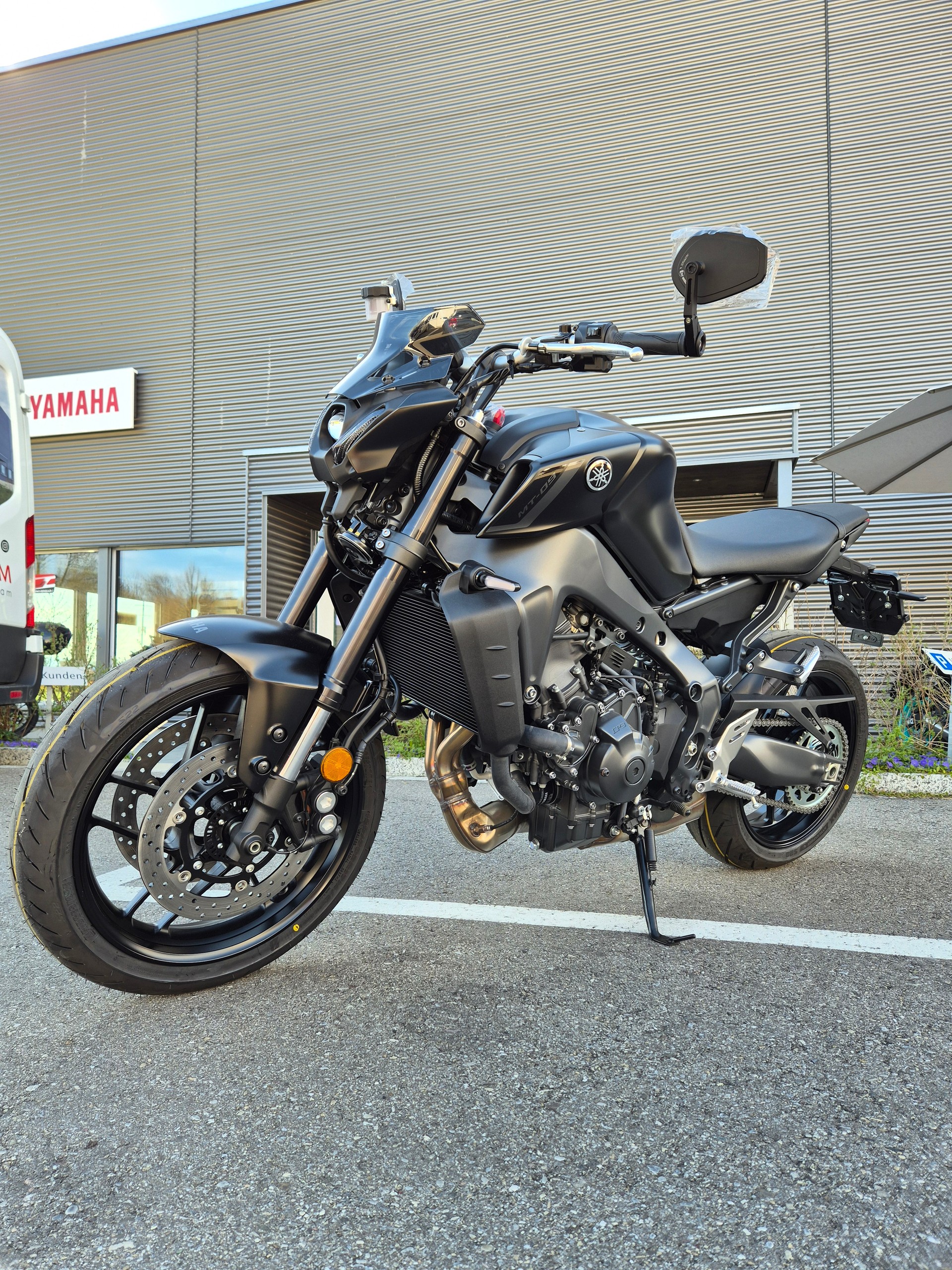 YAMAHA MT-09-image-1