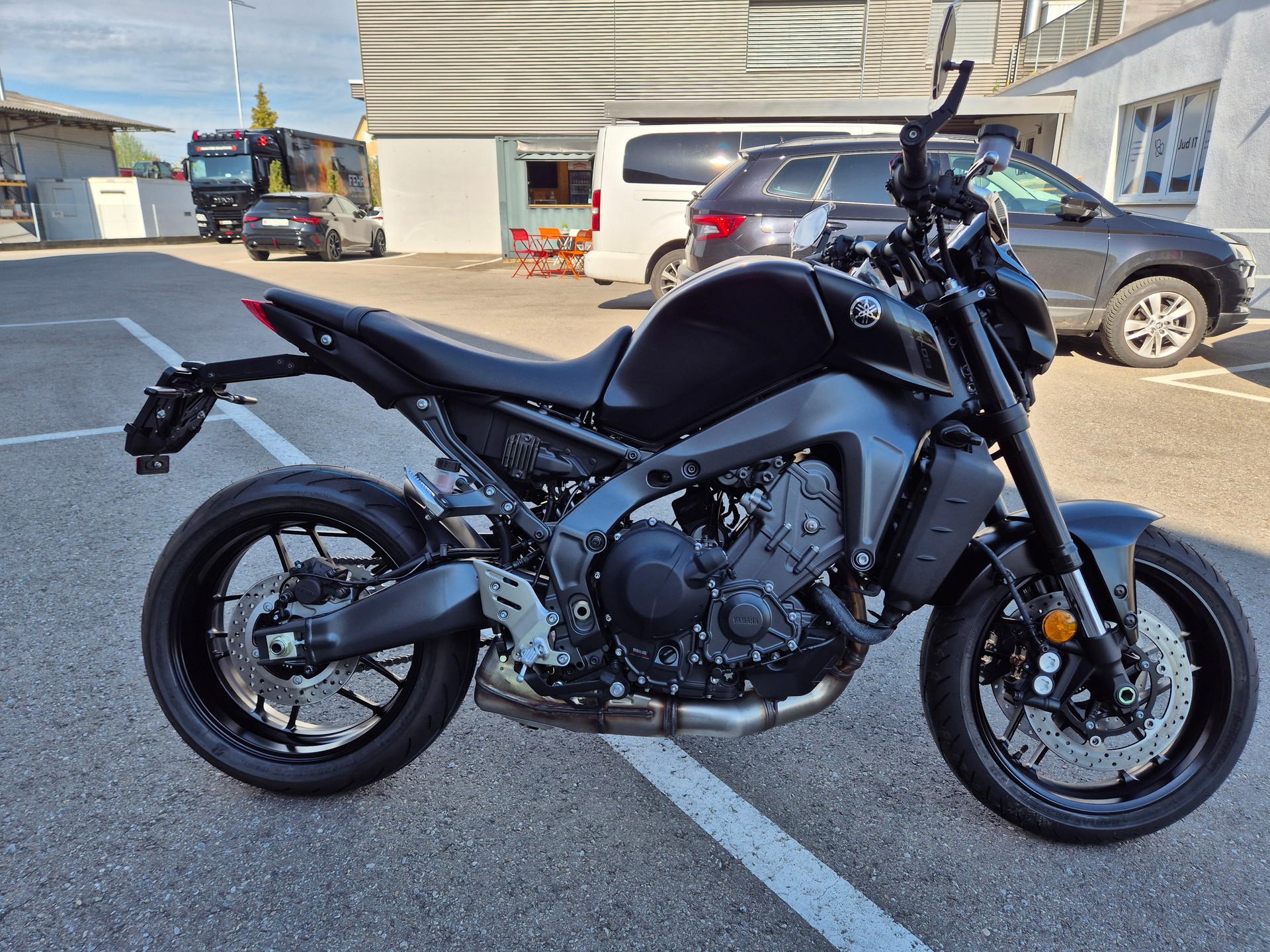 YAMAHA MT-09-image-3