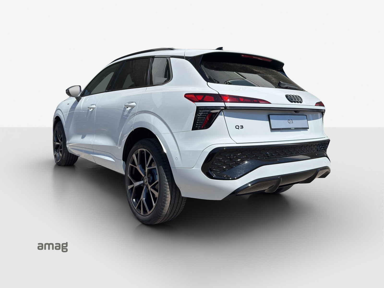 AUDI Q3 SUV 110 kW TFSI S tronic-showroom-element-2