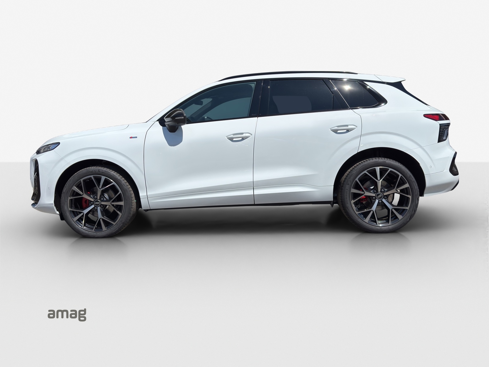 AUDI Q3 SUV 110 kW TFSI S tronic-showroom-element-1