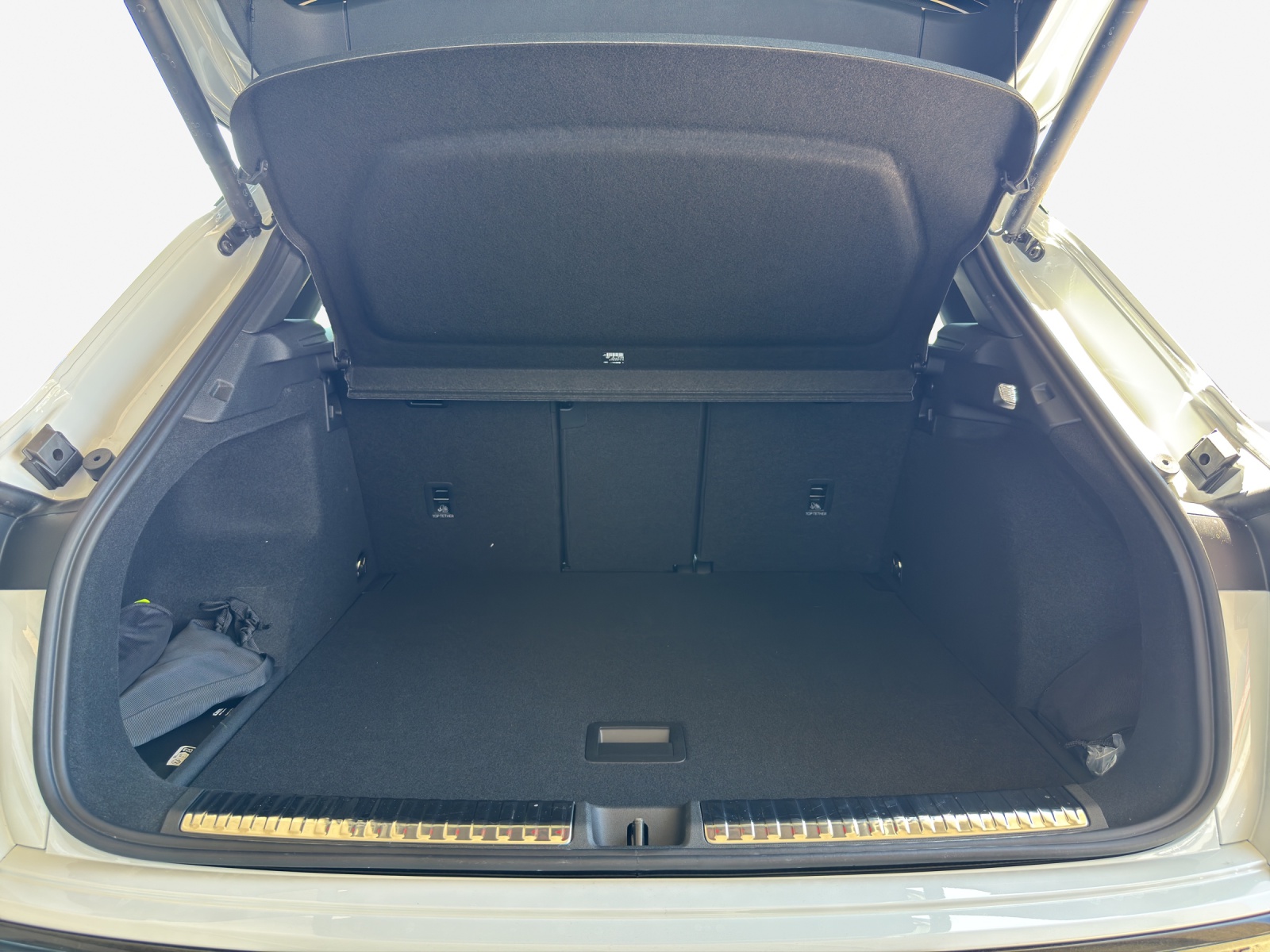 AUDI Q3 SUV 110 kW TFSI S tronic-image-4