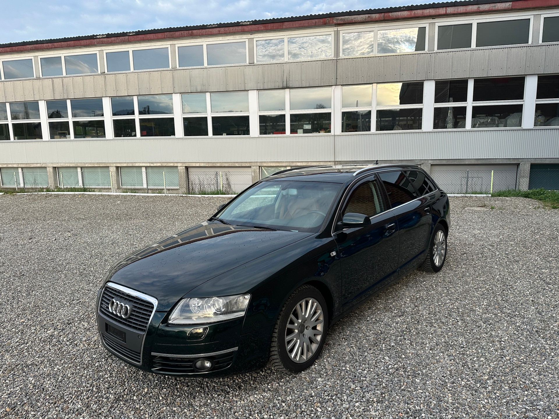 AUDI A6 Avant 3.0 V6 TDI quattro-image-2