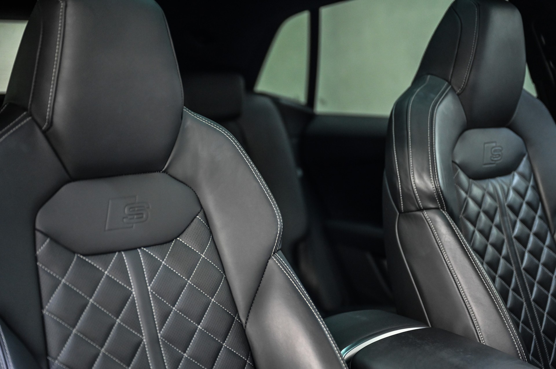 AUDI SQ8 4.0 V8 TDI quattro-image-19