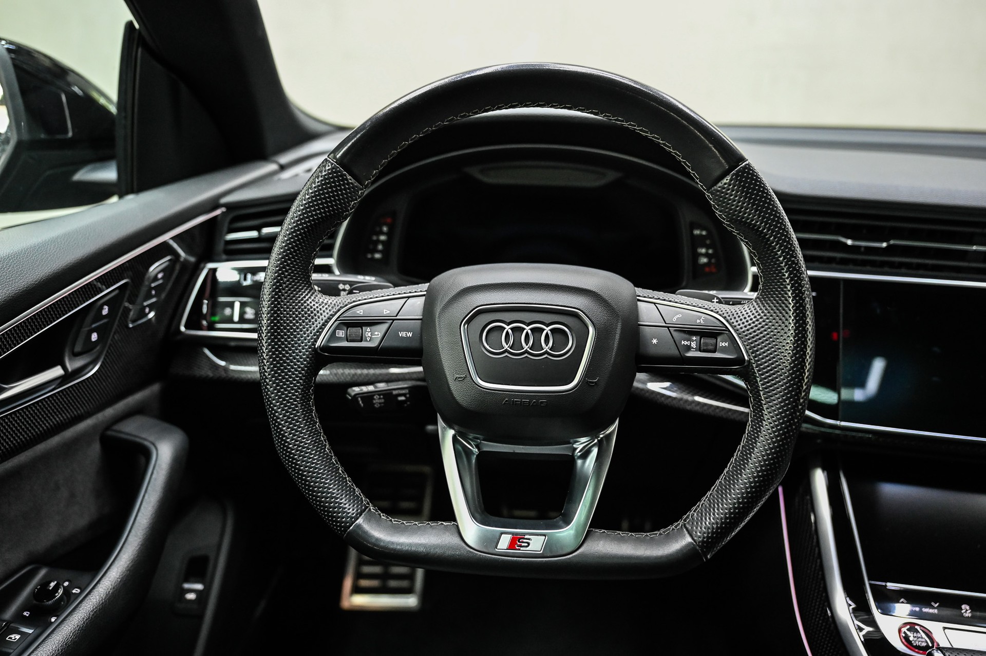 AUDI SQ8 4.0 V8 TDI quattro-image-17
